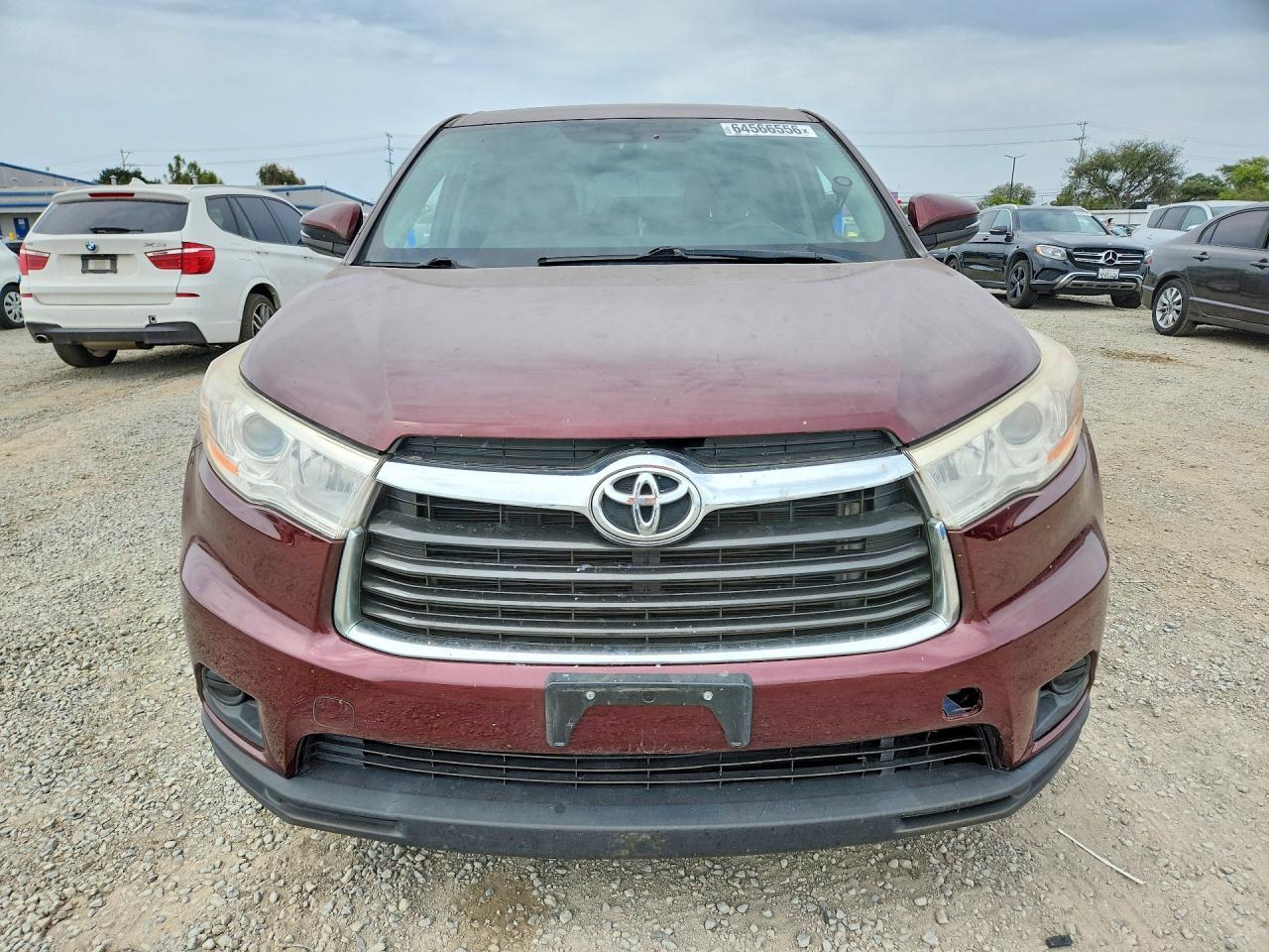 2015 Toyota Highlander Le Burgundy vin: 5TDBKRFH5FS184927
