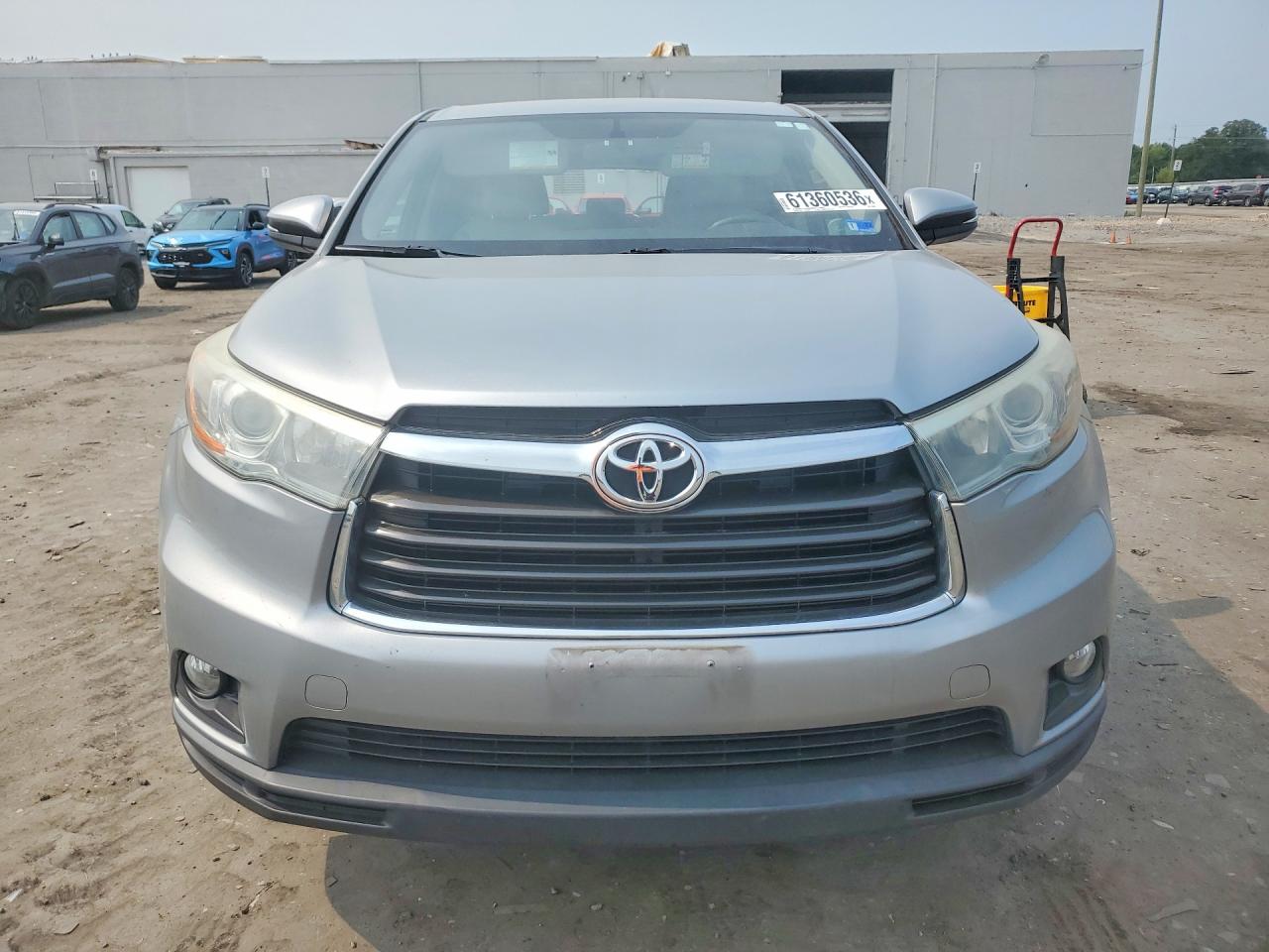 2015 Toyota Highlander Le Plus Серебряный vin: 5TDBKRFH5FS193885