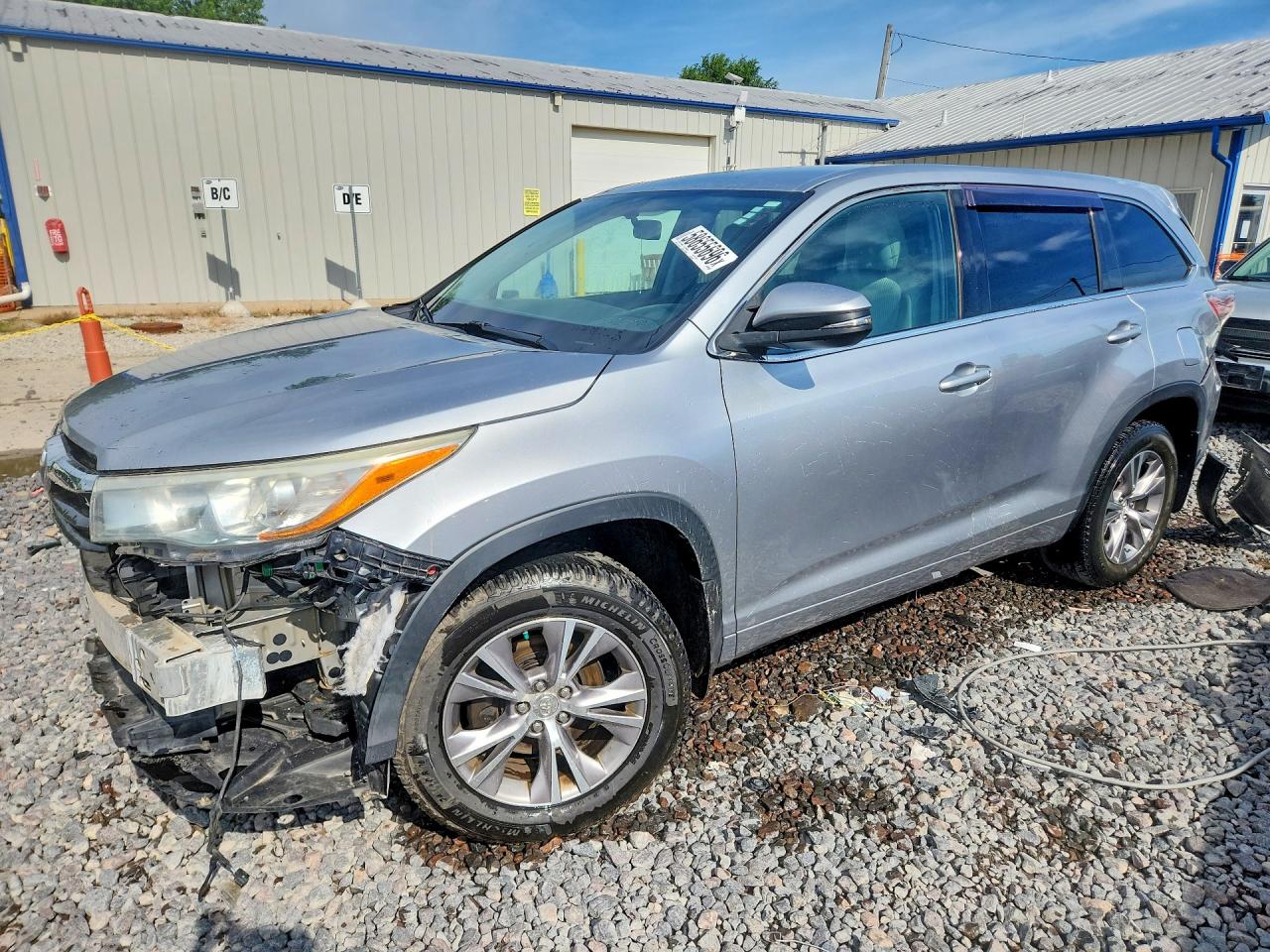 2015 Toyota Highlander Le Plus Silver vin: 5TDBKRFH5FS204626