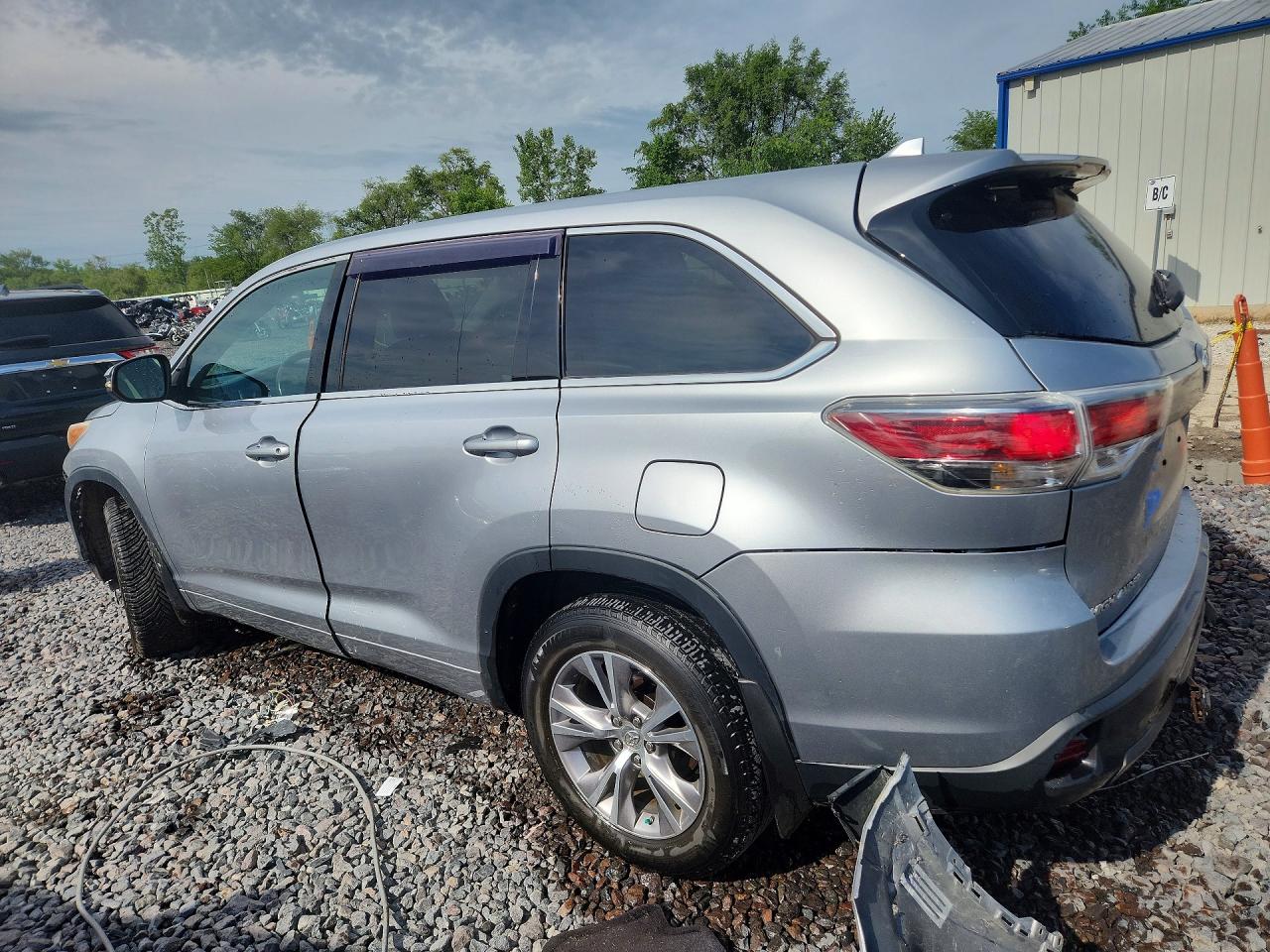 2015 Toyota Highlander Le Plus Silver vin: 5TDBKRFH5FS204626