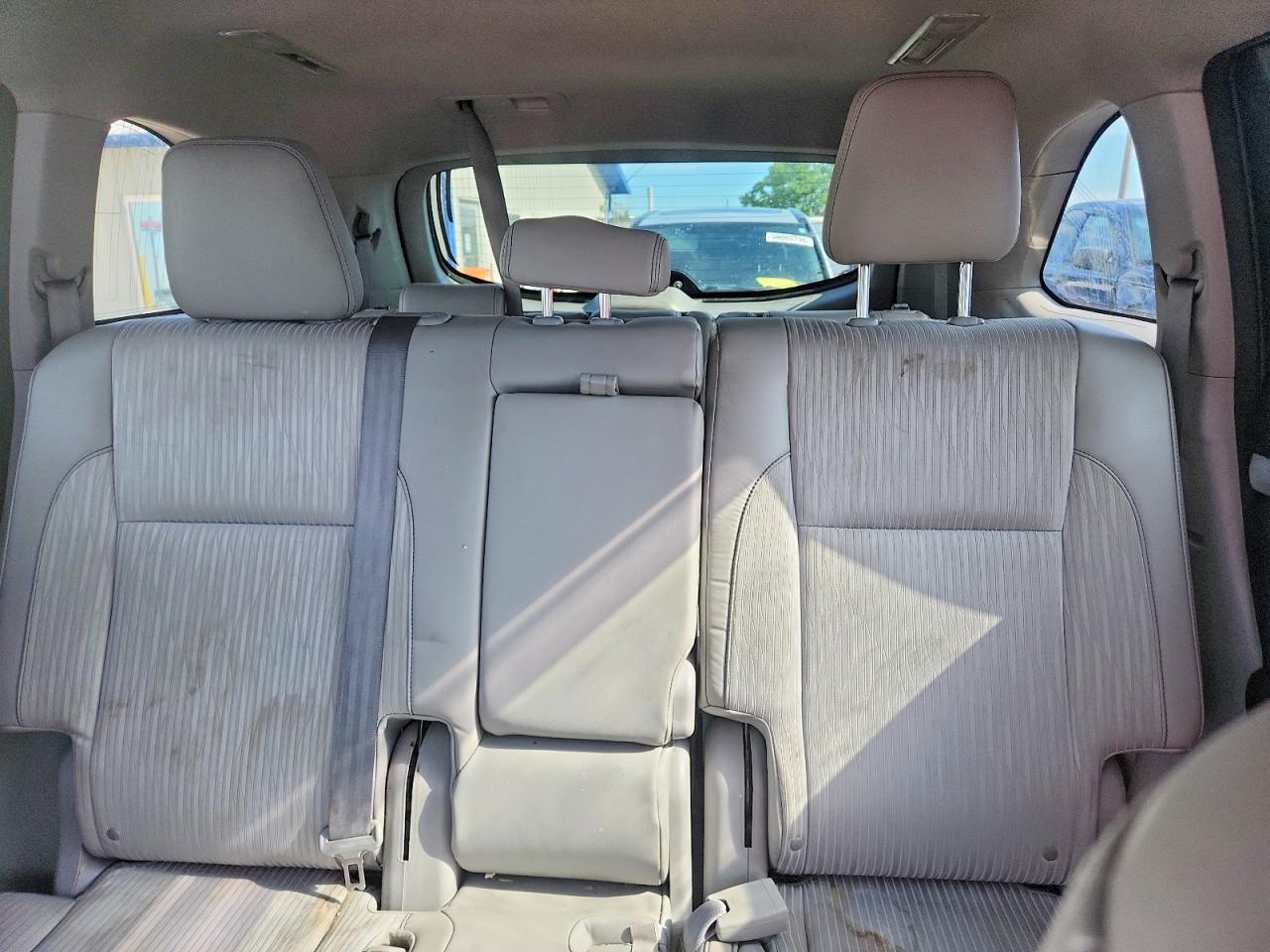 2015 Toyota Highlander Le Plus Silver vin: 5TDBKRFH5FS204626