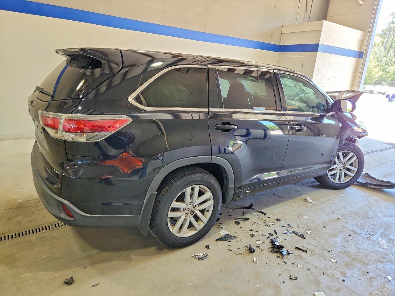 2015 Toyota Highlander Le Black vin: 5TDBKRFH5FS214735
