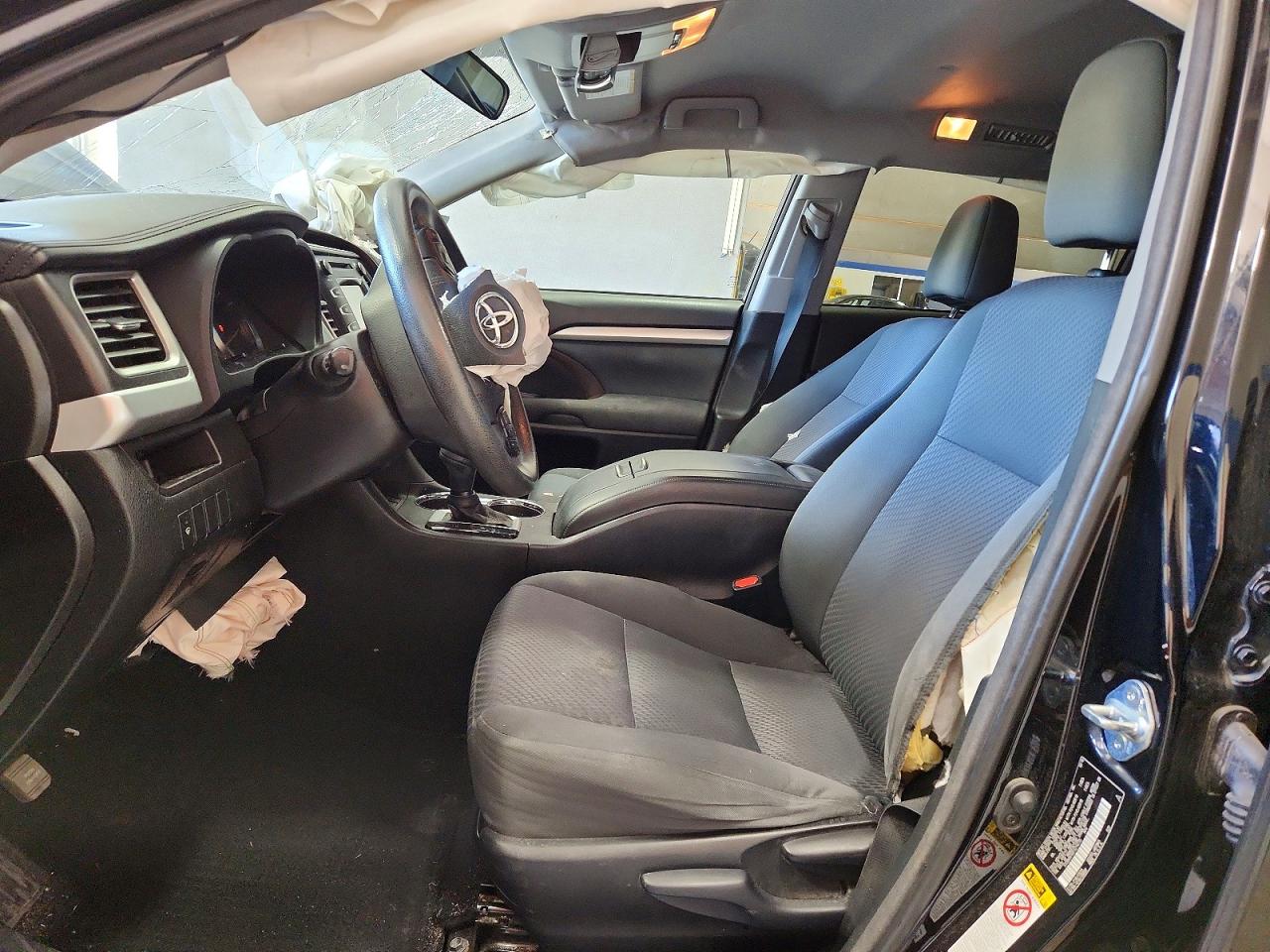 2015 Toyota Highlander Le Black vin: 5TDBKRFH5FS214735