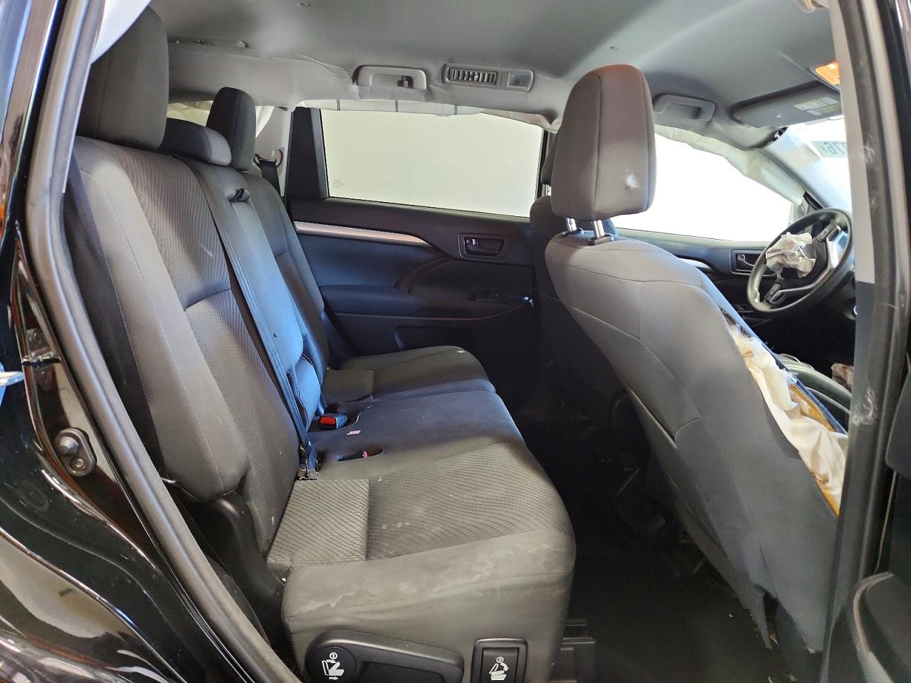 2015 Toyota Highlander Le Black vin: 5TDBKRFH5FS214735