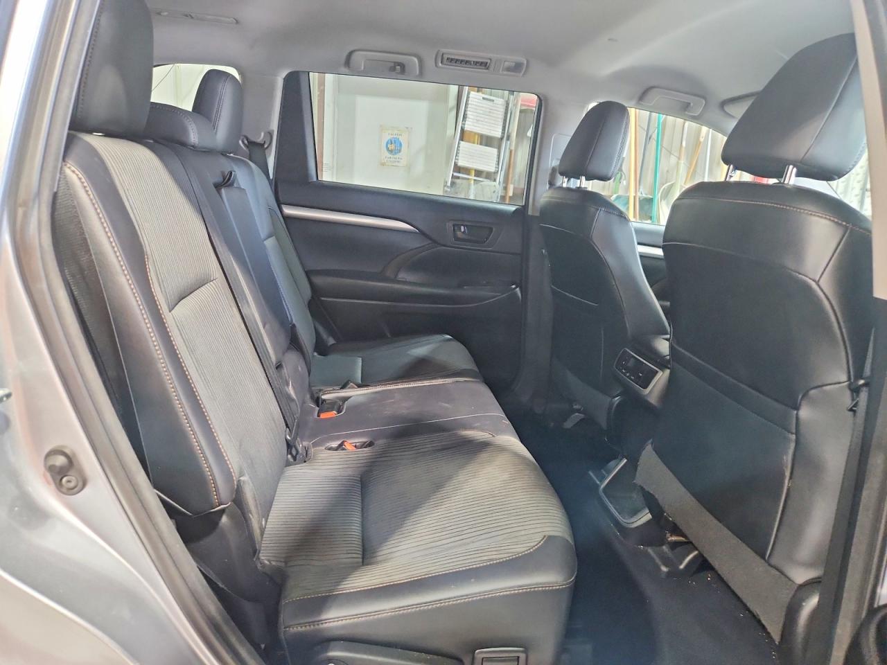 2014 Toyota Highlander Le Plus Gray vin: 5TDBKRFH6ES049437