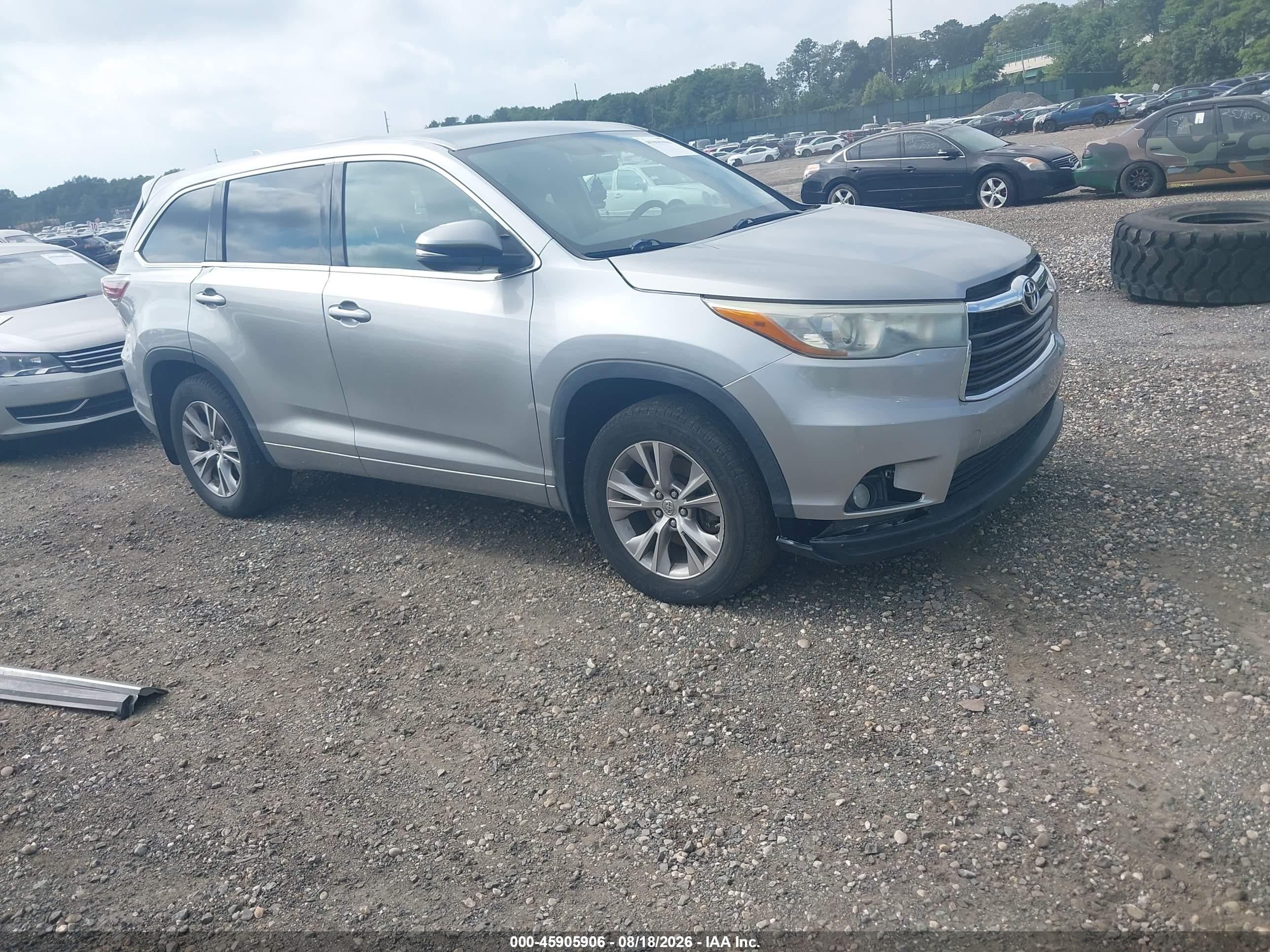 2015 Toyota Highlander Le Plus V6 Серебряный vin: 5TDBKRFH6FS112442