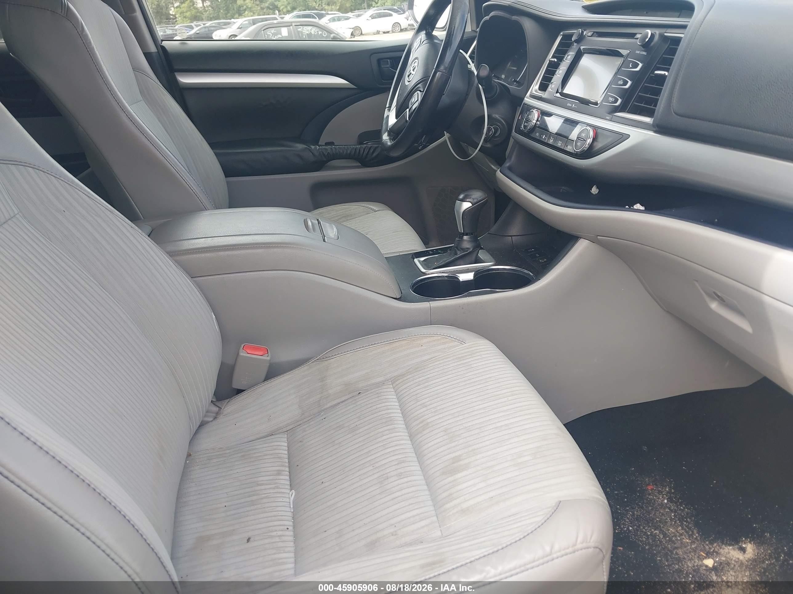 2015 Toyota Highlander Le Plus V6 Silver vin: 5TDBKRFH6FS112442