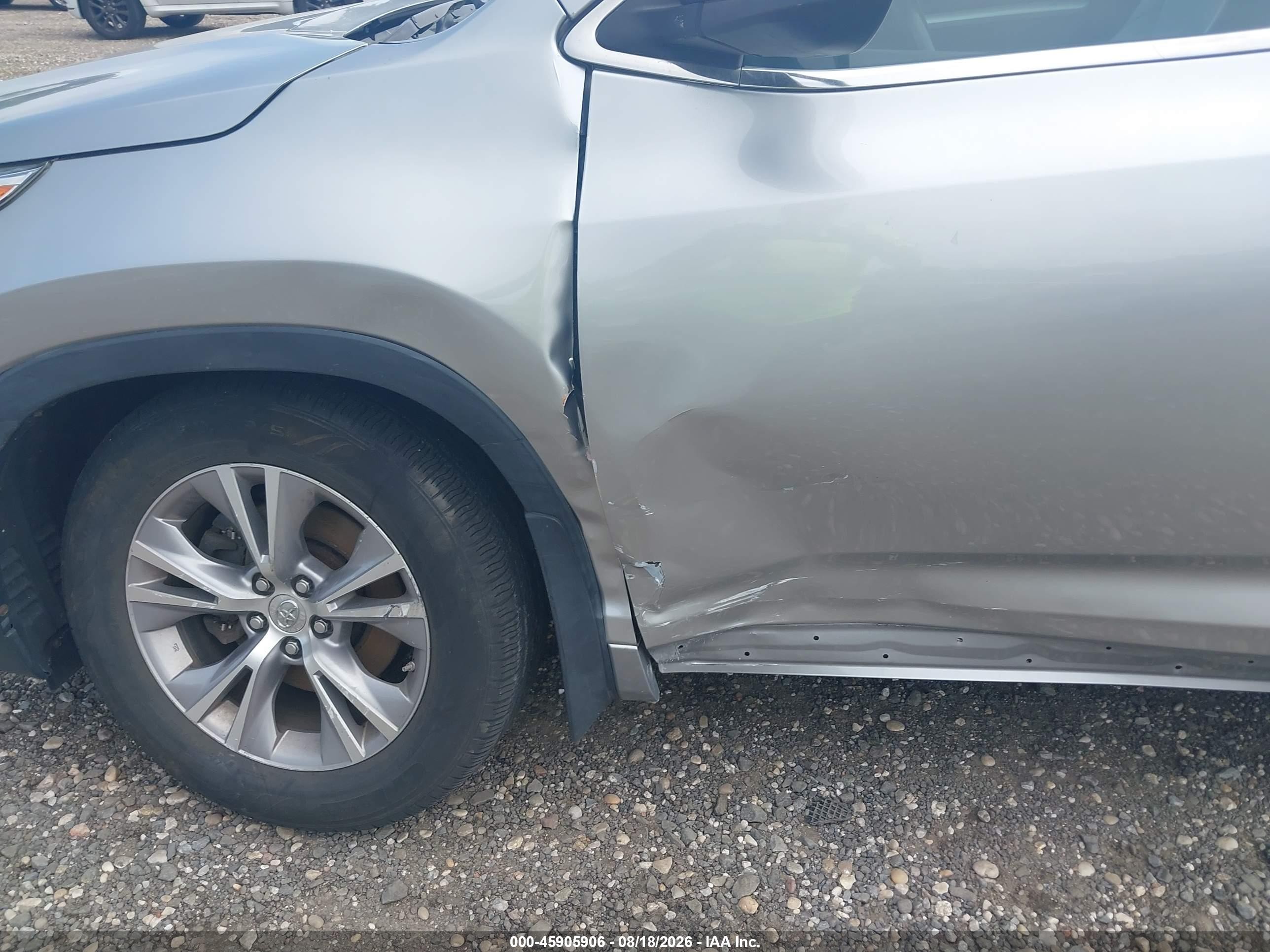2015 Toyota Highlander Le Plus V6 Silver vin: 5TDBKRFH6FS112442