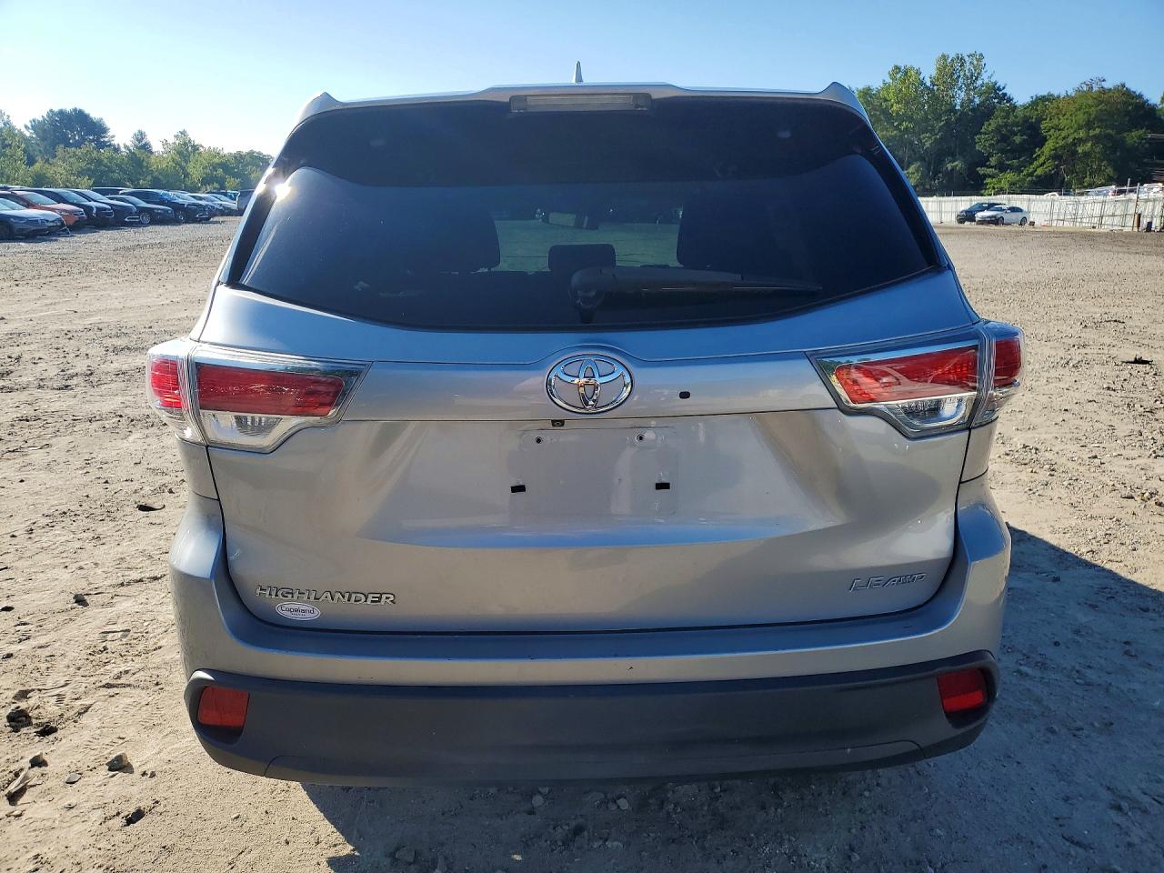 2015 Toyota Highlander Le Plus Silver vin: 5TDBKRFH6FS113638