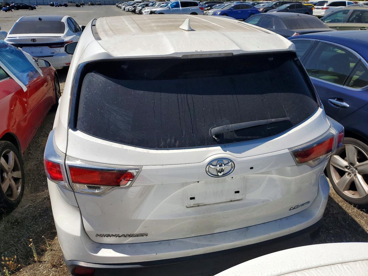2015 Toyota Highlander Le Plus White vin: 5TDBKRFH6FS138121