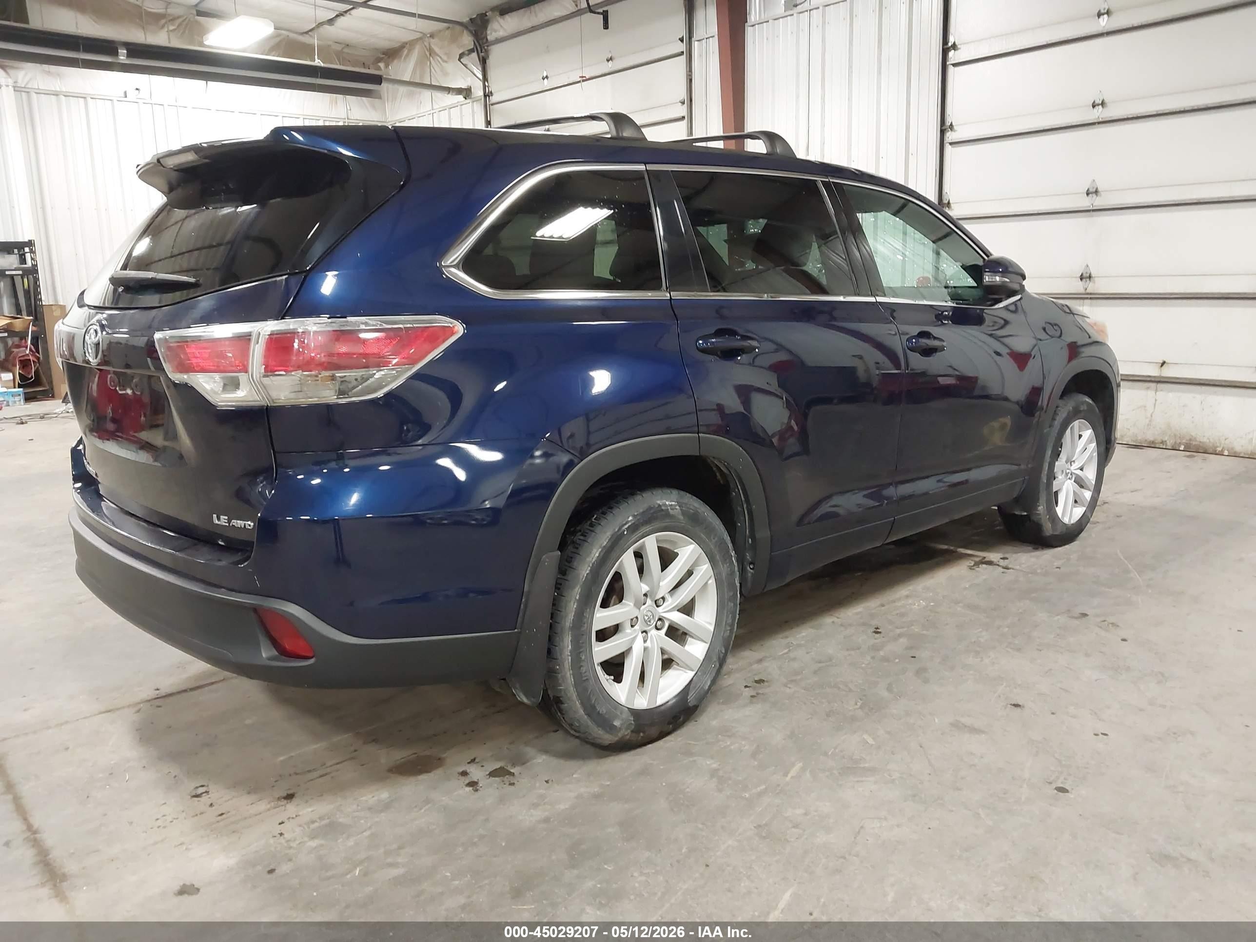2015 Toyota Highlander Le V6 Blue vin: 5TDBKRFH6FS142265