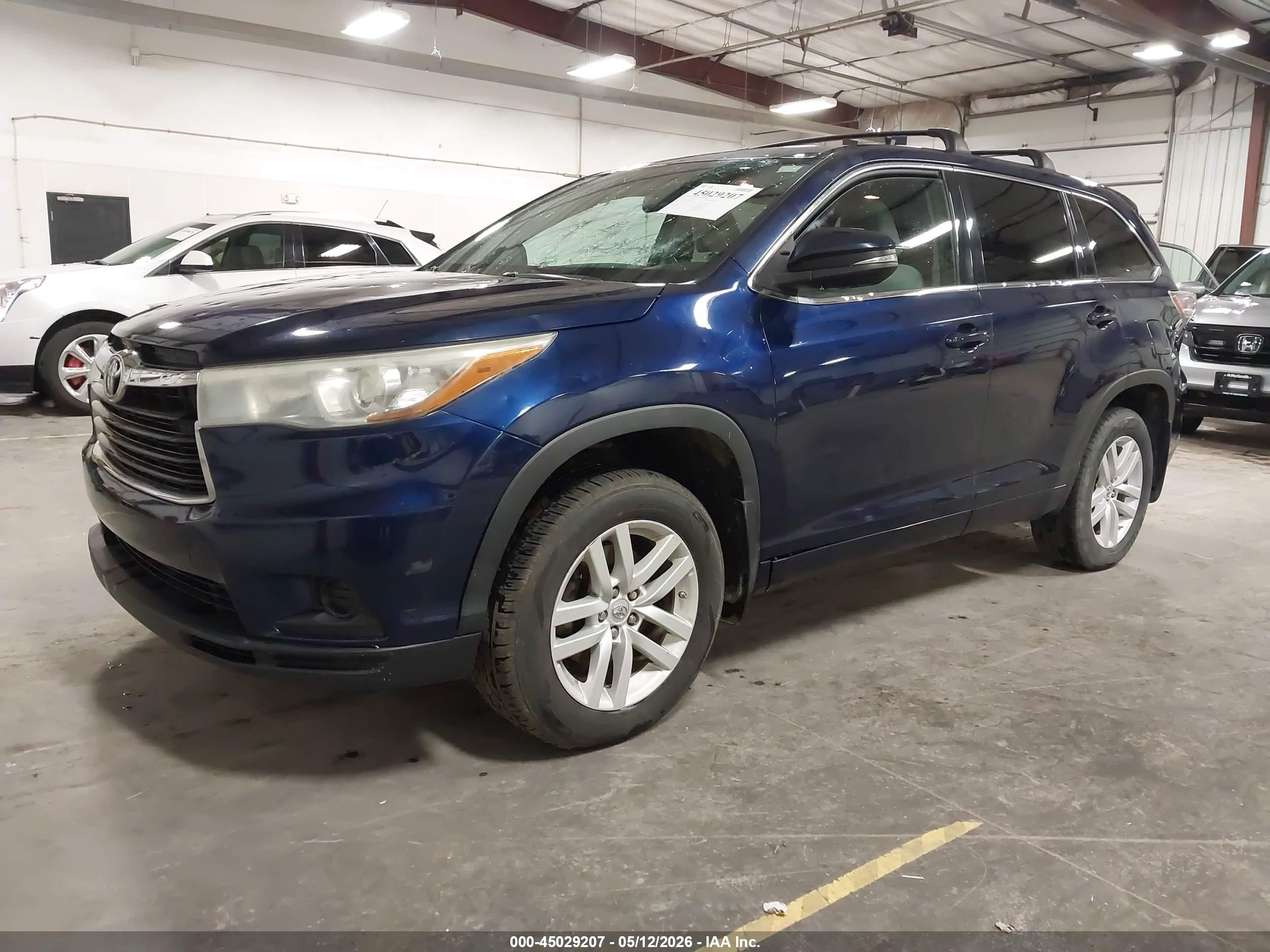 2015 Toyota Highlander Le V6 Blue vin: 5TDBKRFH6FS142265