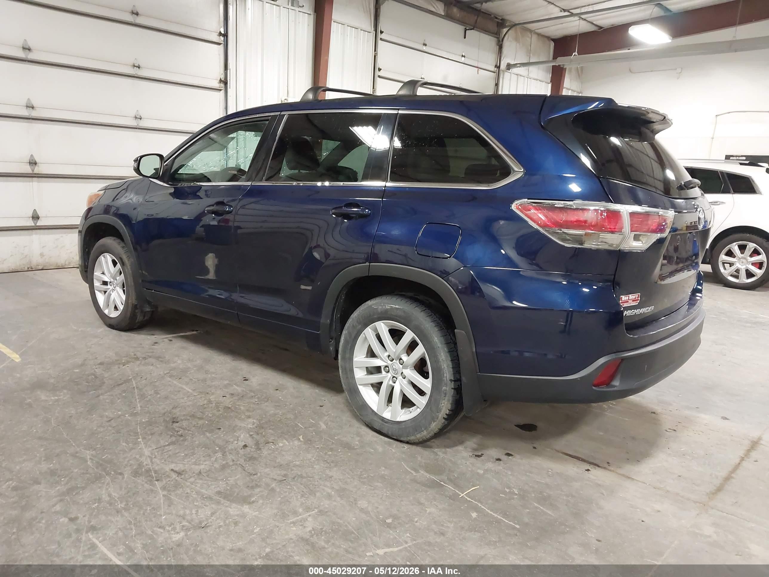 2015 Toyota Highlander Le V6 Blue vin: 5TDBKRFH6FS142265