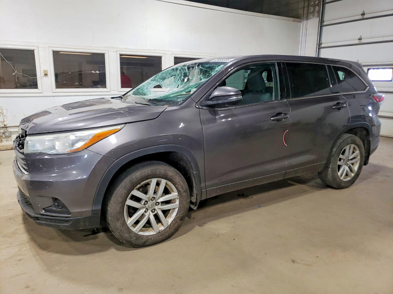 2015 Toyota Highlander Le Gray vin: 5TDBKRFH6FS145649