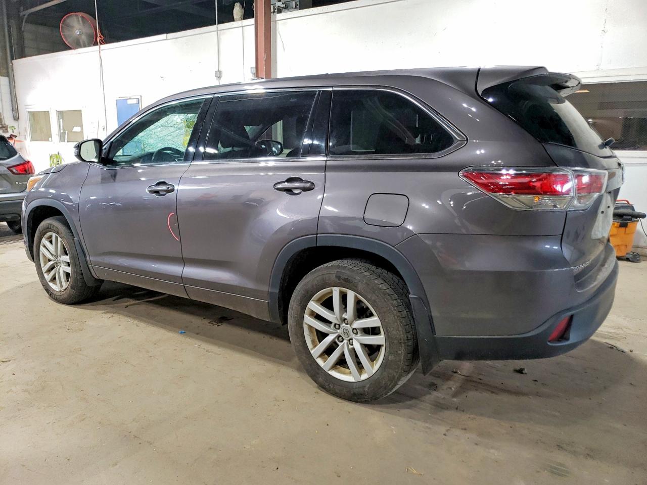 2015 Toyota Highlander Le Gray vin: 5TDBKRFH6FS145649