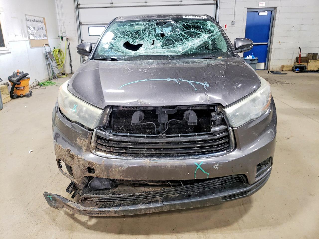 2015 Toyota Highlander Le Gray vin: 5TDBKRFH6FS145649