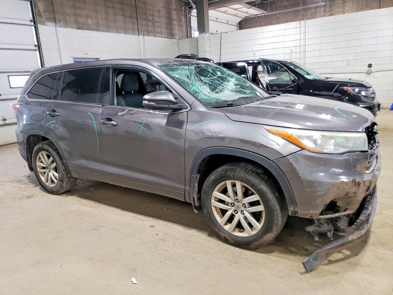 2015 Toyota Highlander Le Gray vin: 5TDBKRFH6FS145649