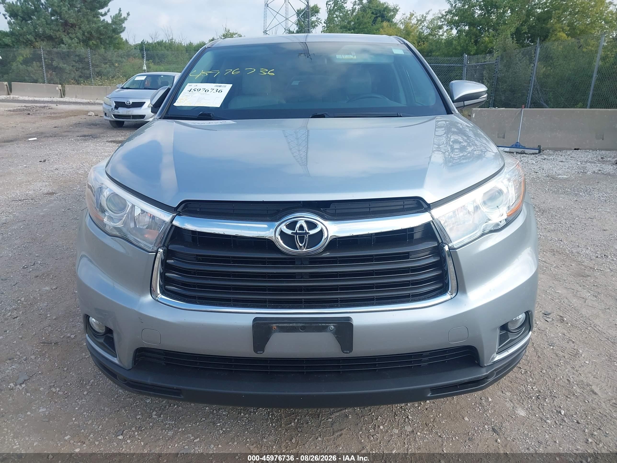 2015 Toyota Highlander Le Plus V6 Silver vin: 5TDBKRFH6FS184273