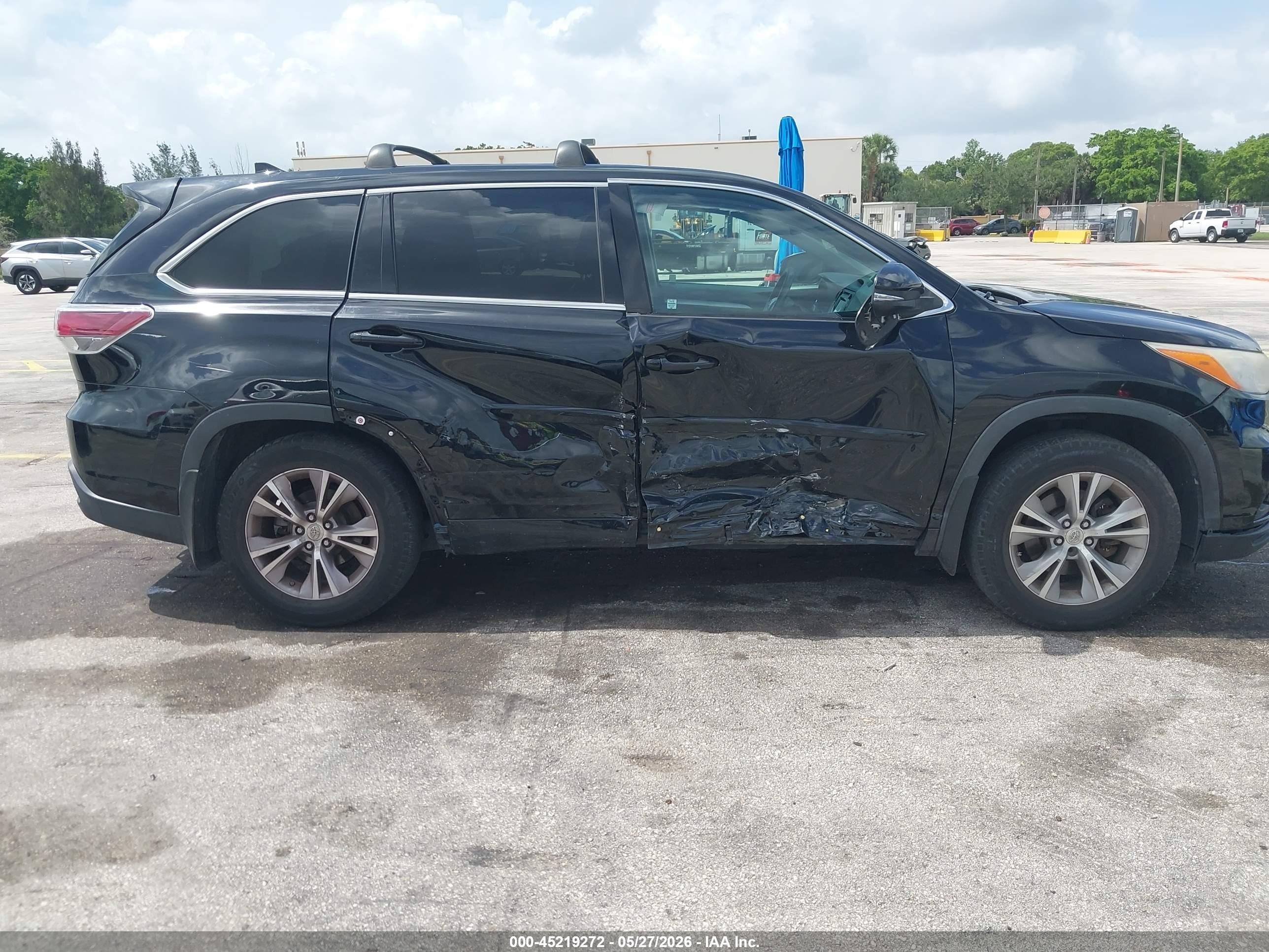 2014 Toyota Highlander Le Plus V6 Black vin: 5TDBKRFH7ES010307