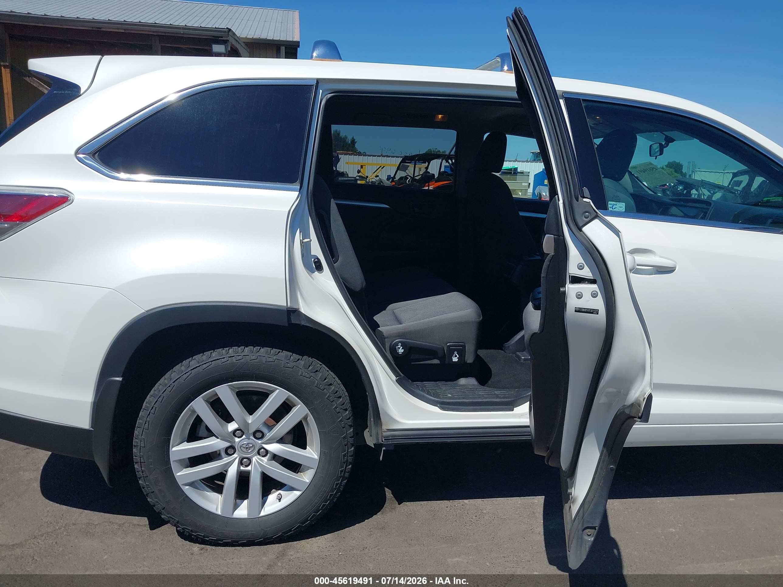 2014 Toyota Highlander Le V6 Белый vin: 5TDBKRFH7ES011375