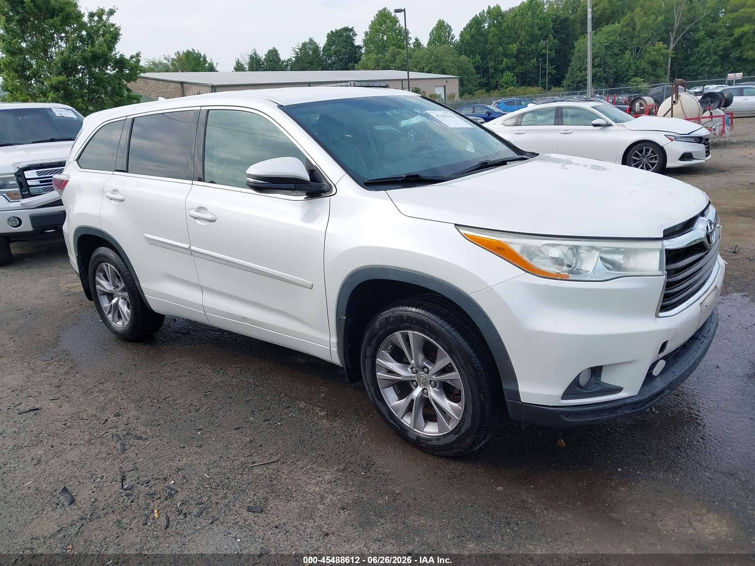 2014 Toyota Highlander Le Plus V6 White vin: 5TDBKRFH7ES013109