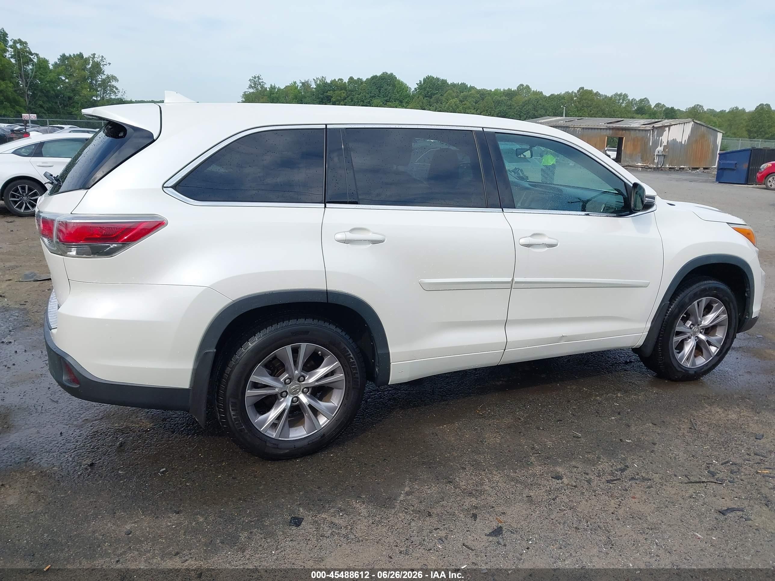 2014 Toyota Highlander Le Plus V6 White vin: 5TDBKRFH7ES013109