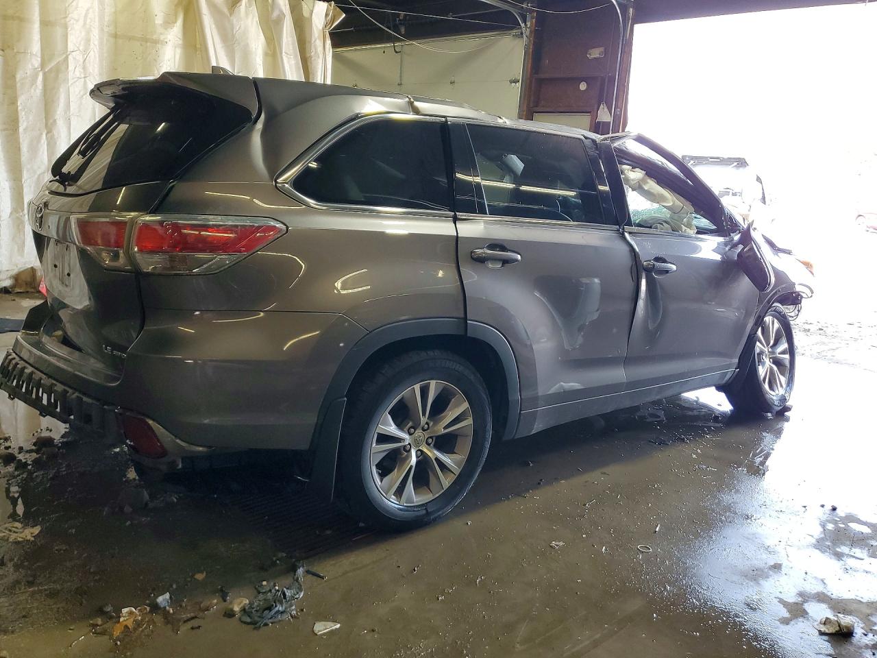 2014 Toyota Highlander Le Plus Gray vin: 5TDBKRFH7ES038902