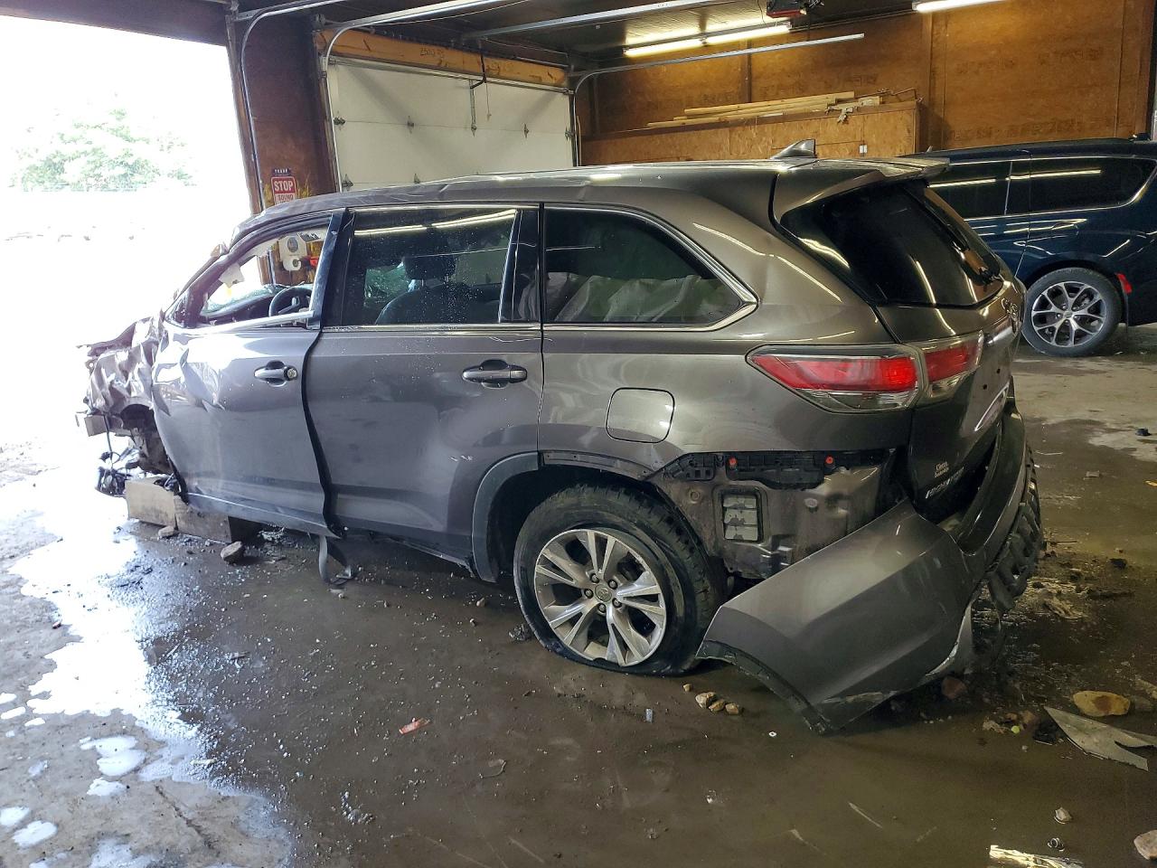 2014 Toyota Highlander Le Plus Gray vin: 5TDBKRFH7ES038902