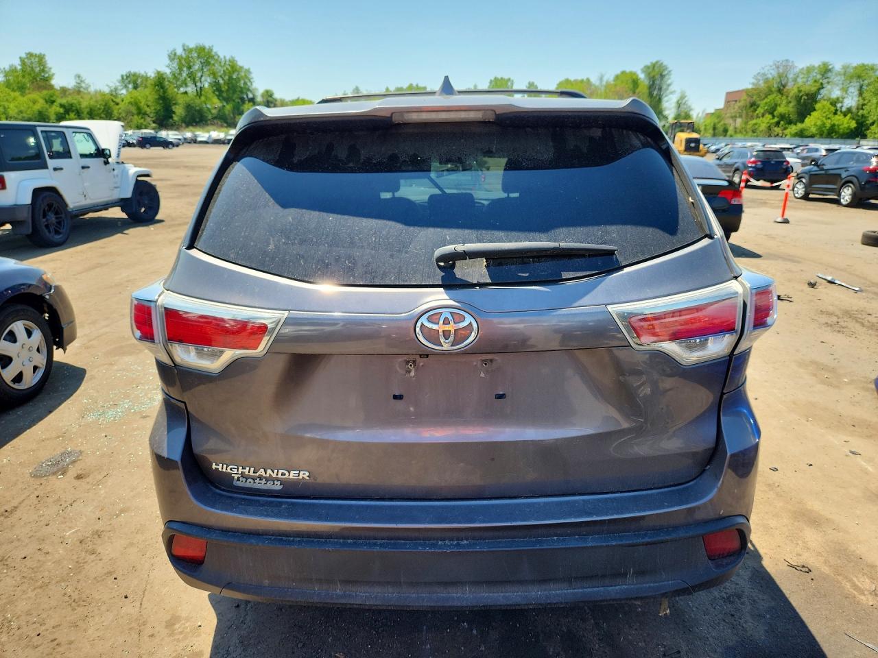 2014 Toyota Highlander Le Plus Gray vin: 5TDBKRFH7ES048023