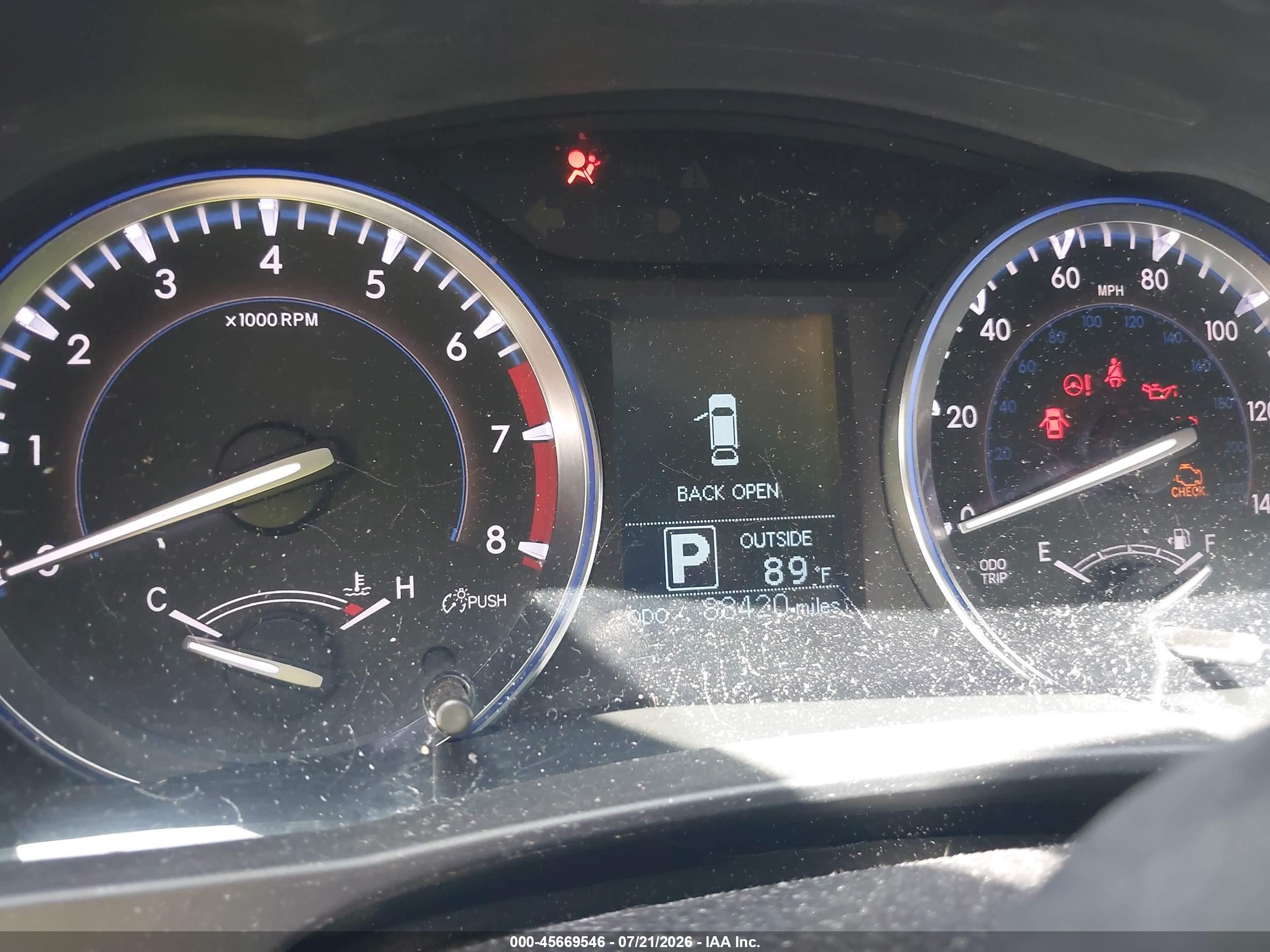 2015 Toyota Highlander Le Plus V6 Серебряный vin: 5TDBKRFH7FS080908