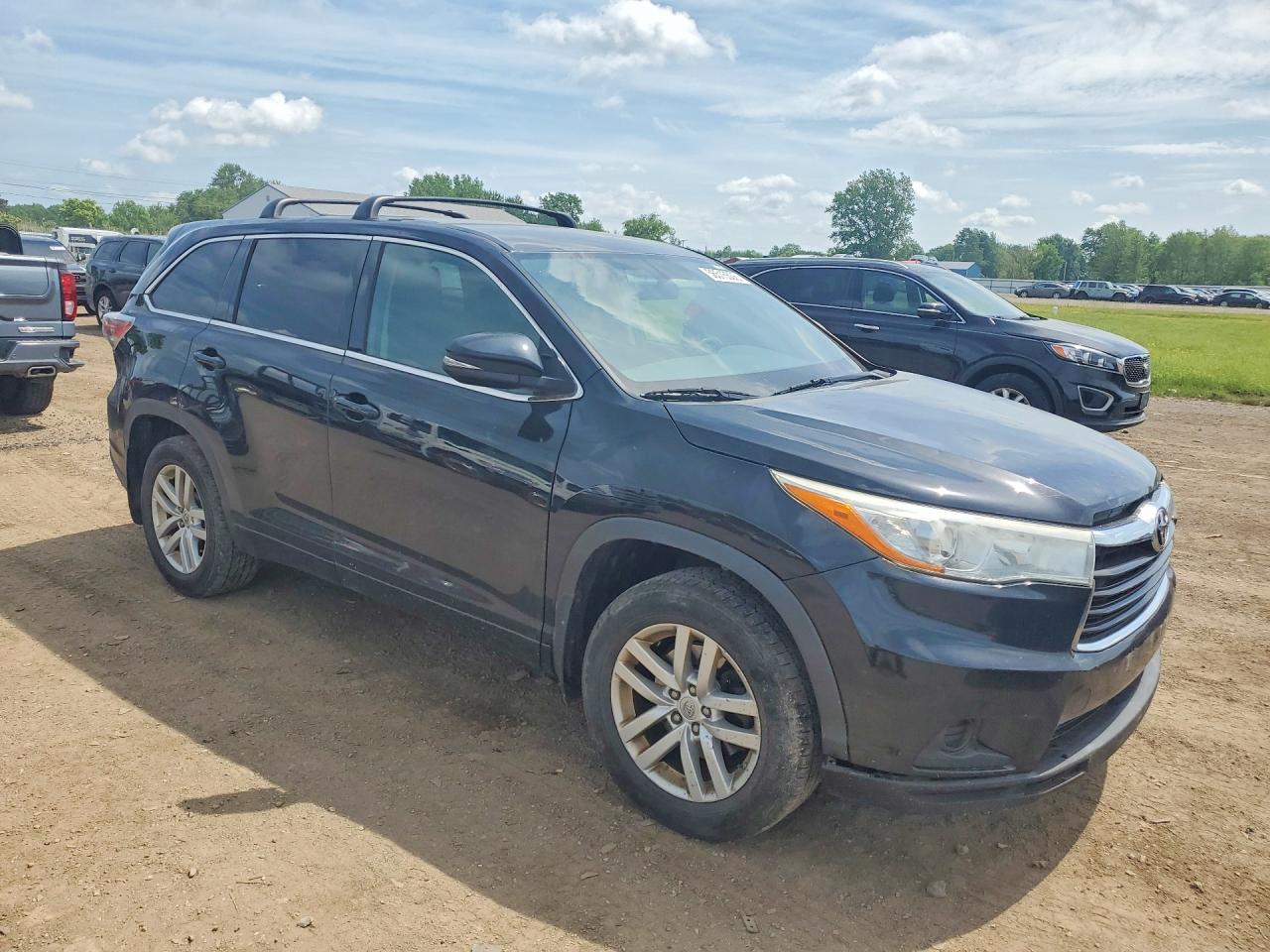2015 Toyota Highlander Le Black vin: 5TDBKRFH7FS219256