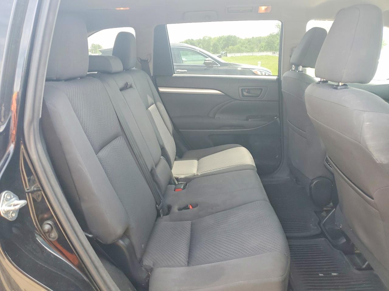 2015 Toyota Highlander Le Black vin: 5TDBKRFH7FS219256