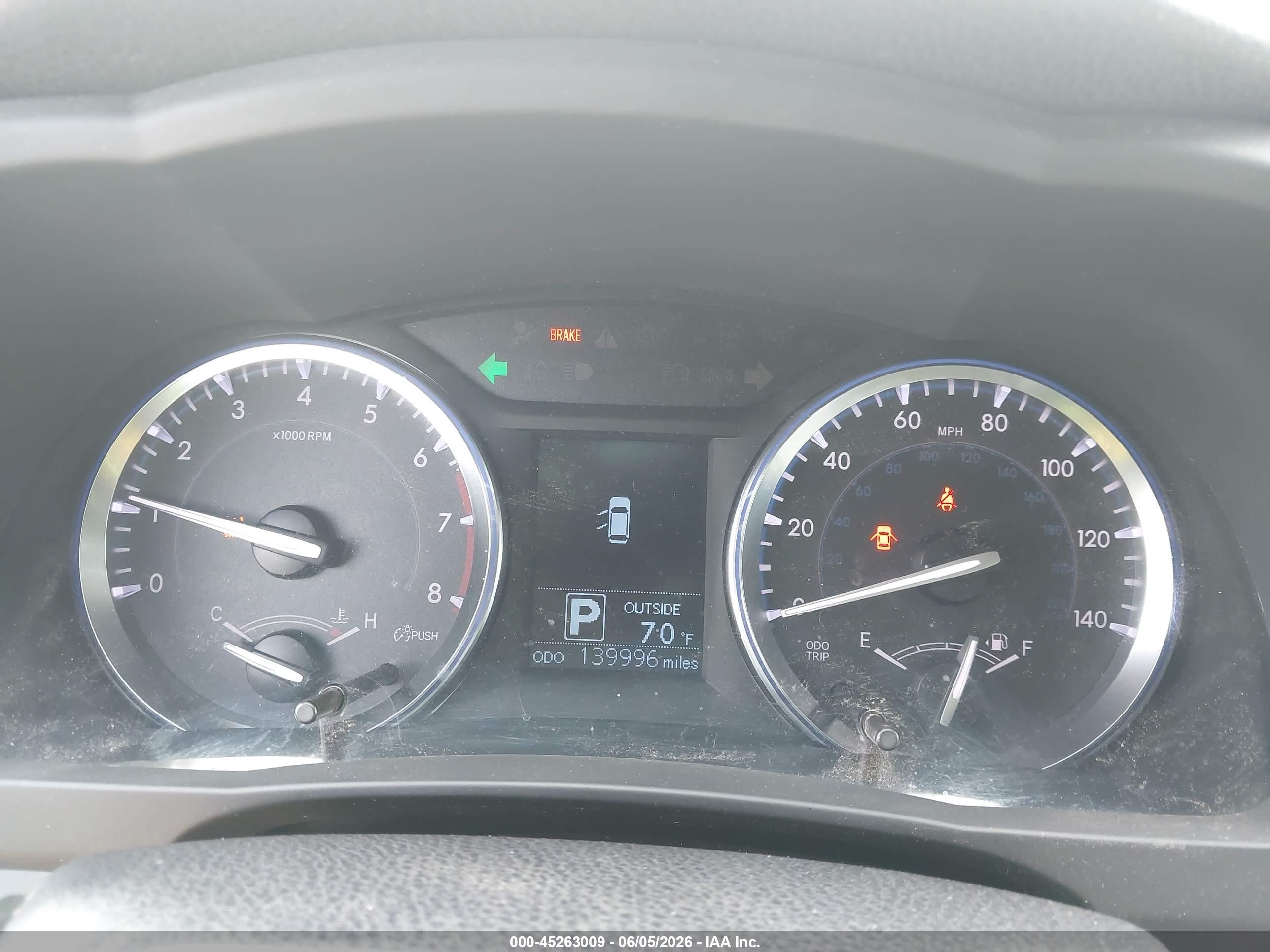 2014 Toyota Highlander Le V6 Silver vin: 5TDBKRFH8ES009814