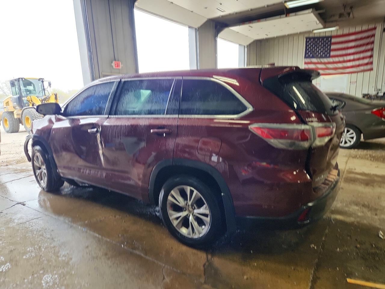 2014 Toyota Highlander Le Plus Burgundy vin: 5TDBKRFH8ES031585