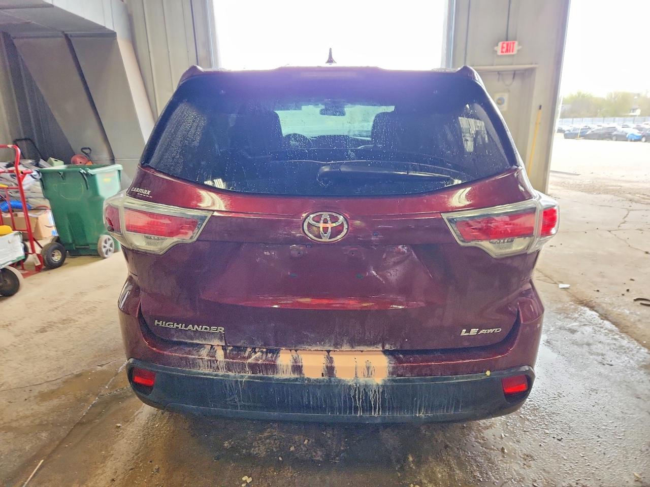 2014 Toyota Highlander Le Plus Burgundy vin: 5TDBKRFH8ES031585