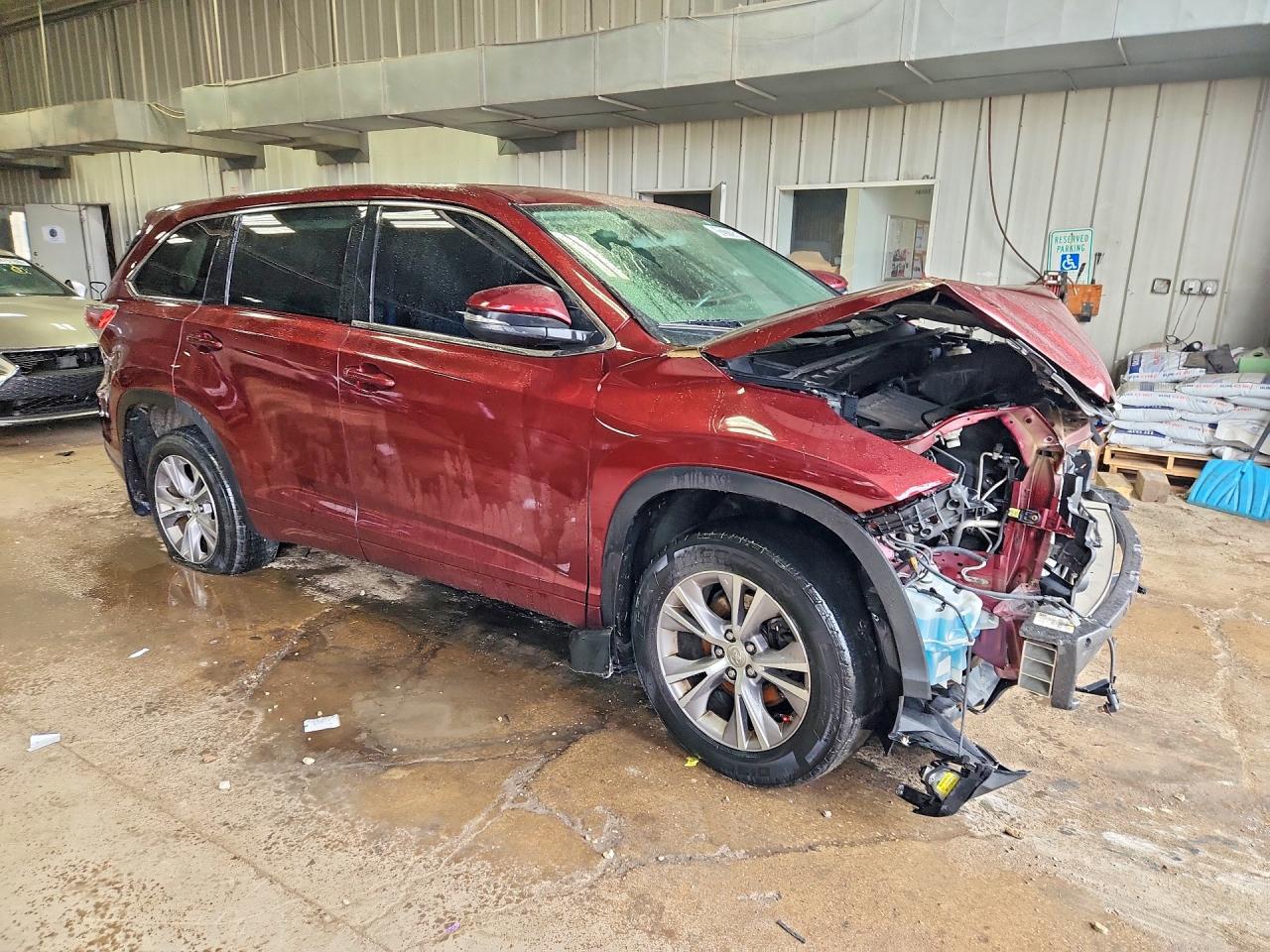 2014 Toyota Highlander Le Plus Burgundy vin: 5TDBKRFH8ES031585