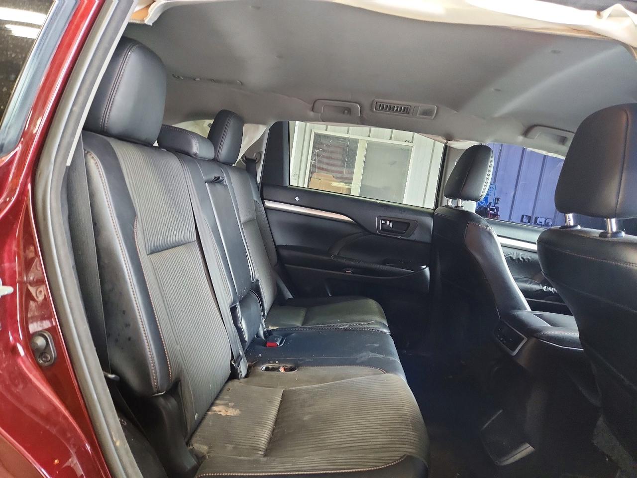 2014 Toyota Highlander Le Plus Burgundy vin: 5TDBKRFH8ES031585
