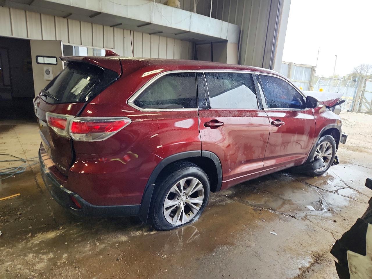 2014 Toyota Highlander Le Plus Burgundy vin: 5TDBKRFH8ES031585