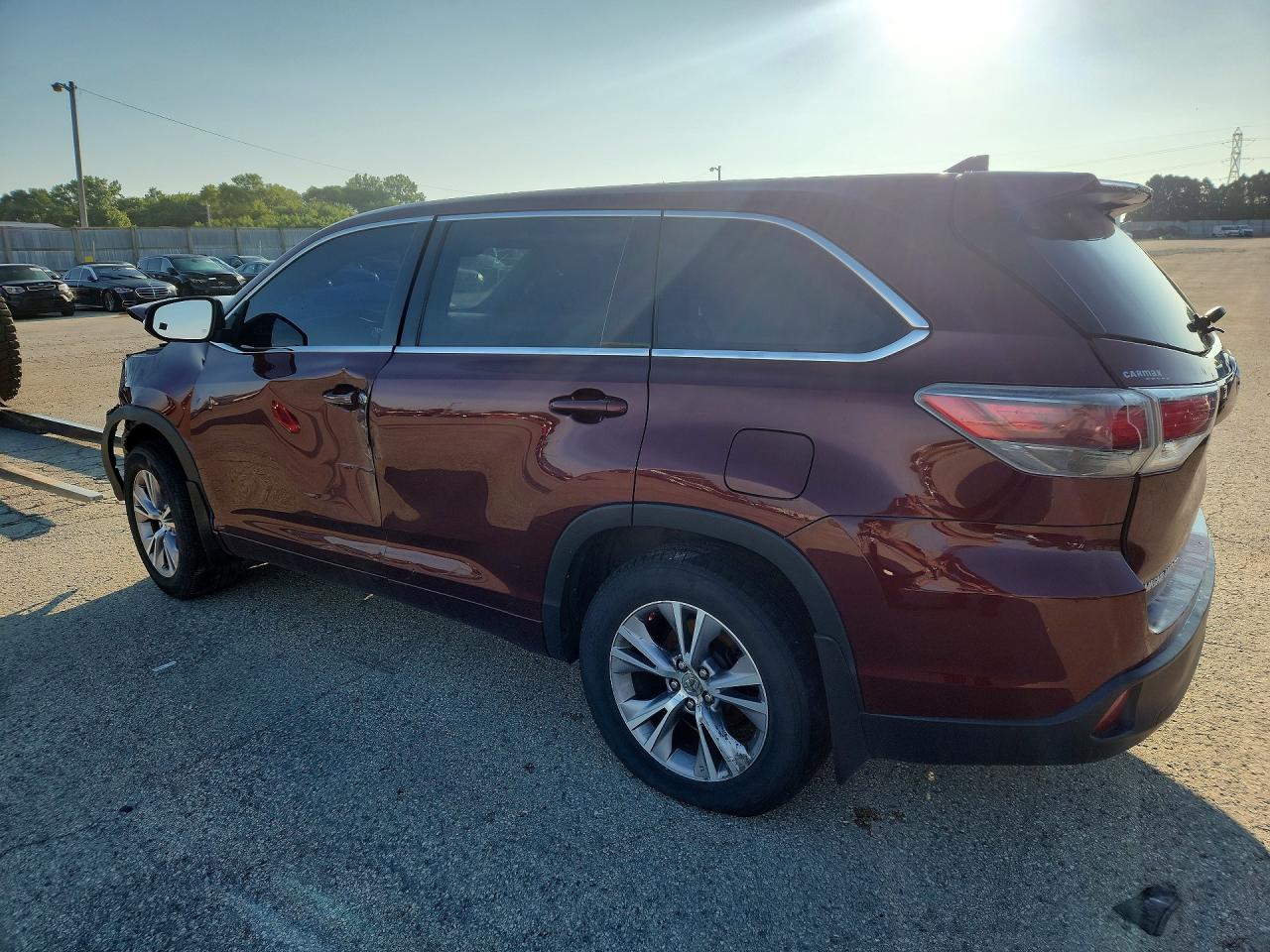2014 Toyota Highlander Le Plus Burgundy vin: 5TDBKRFH8ES031585