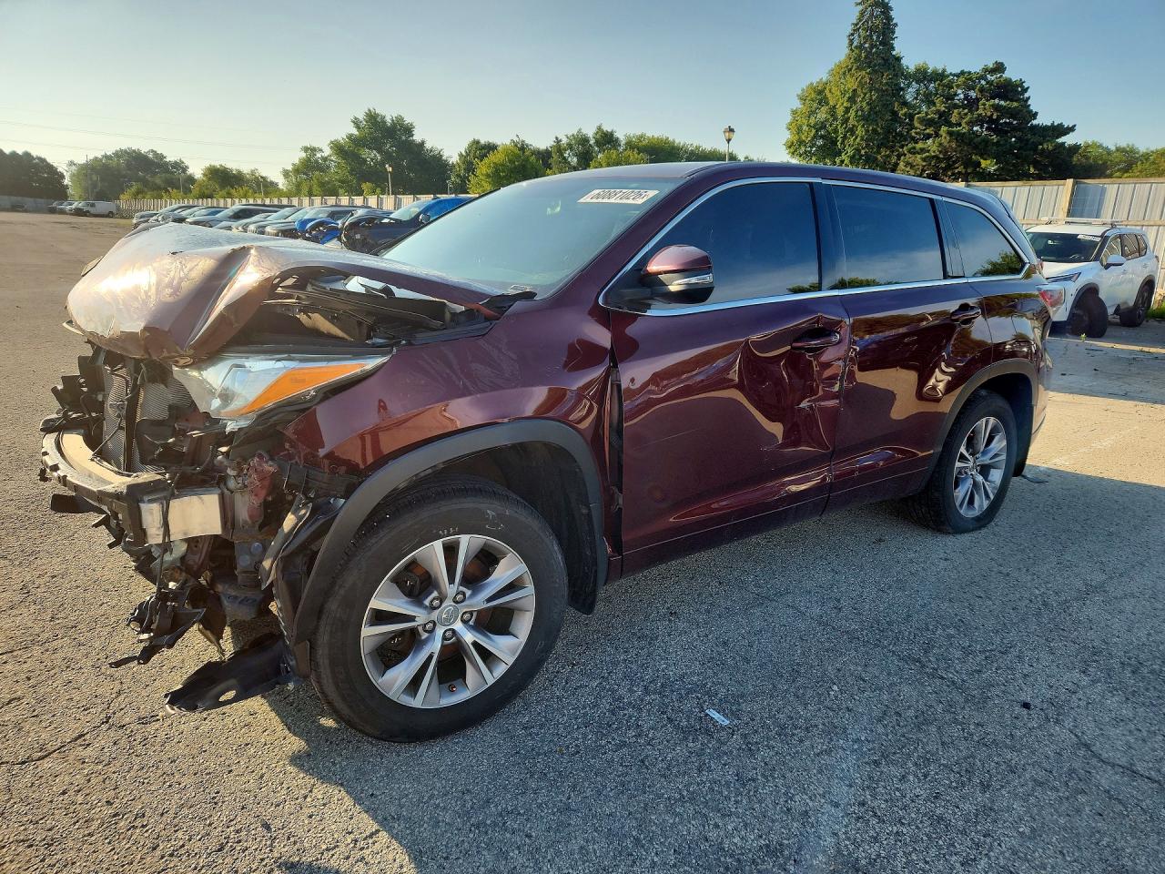 2014 Toyota Highlander Le Plus Бордовый vin: 5TDBKRFH8ES031585