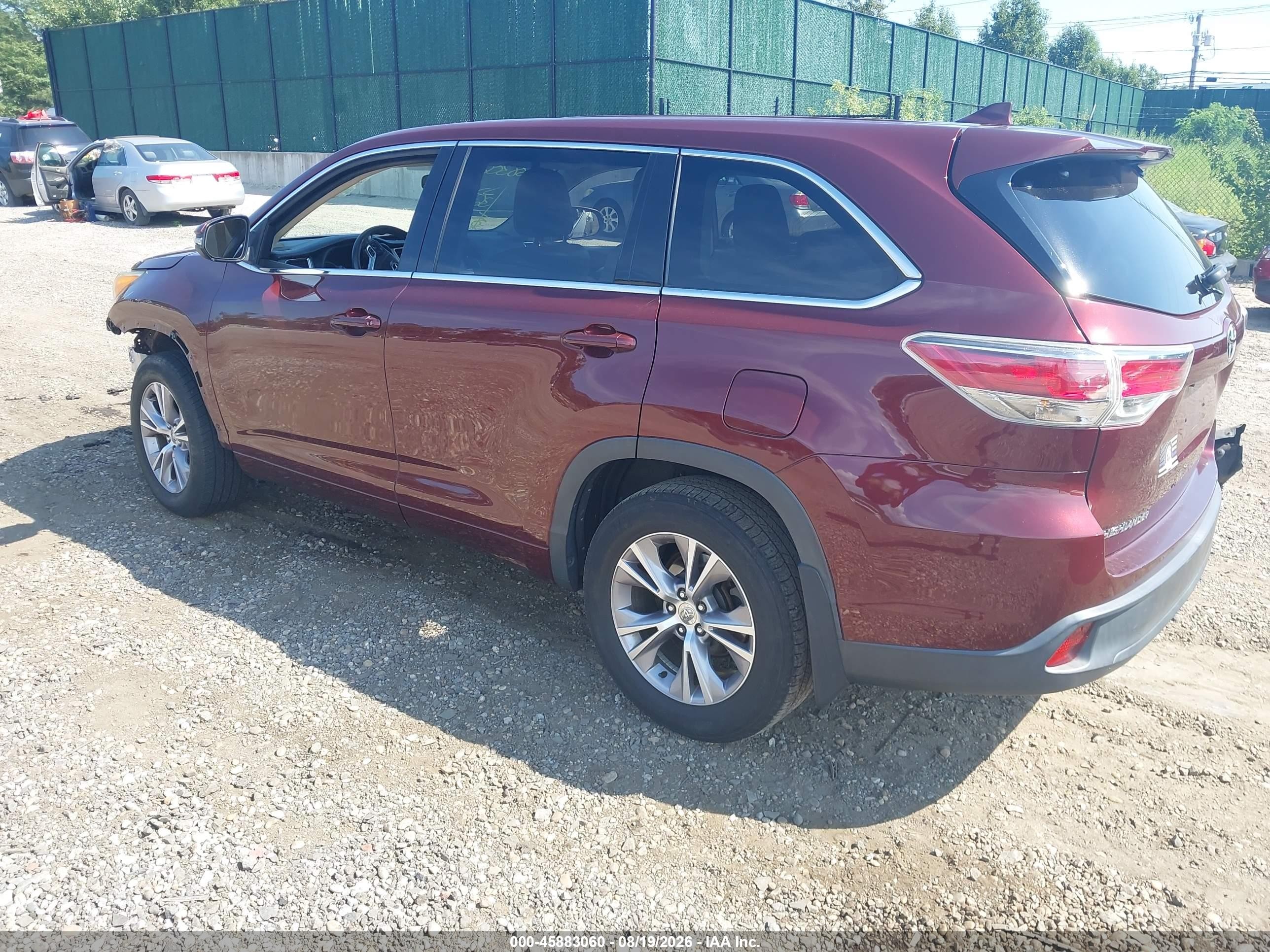 2015 Toyota Highlander Le Plus V6 Red vin: 5TDBKRFH8FS088323