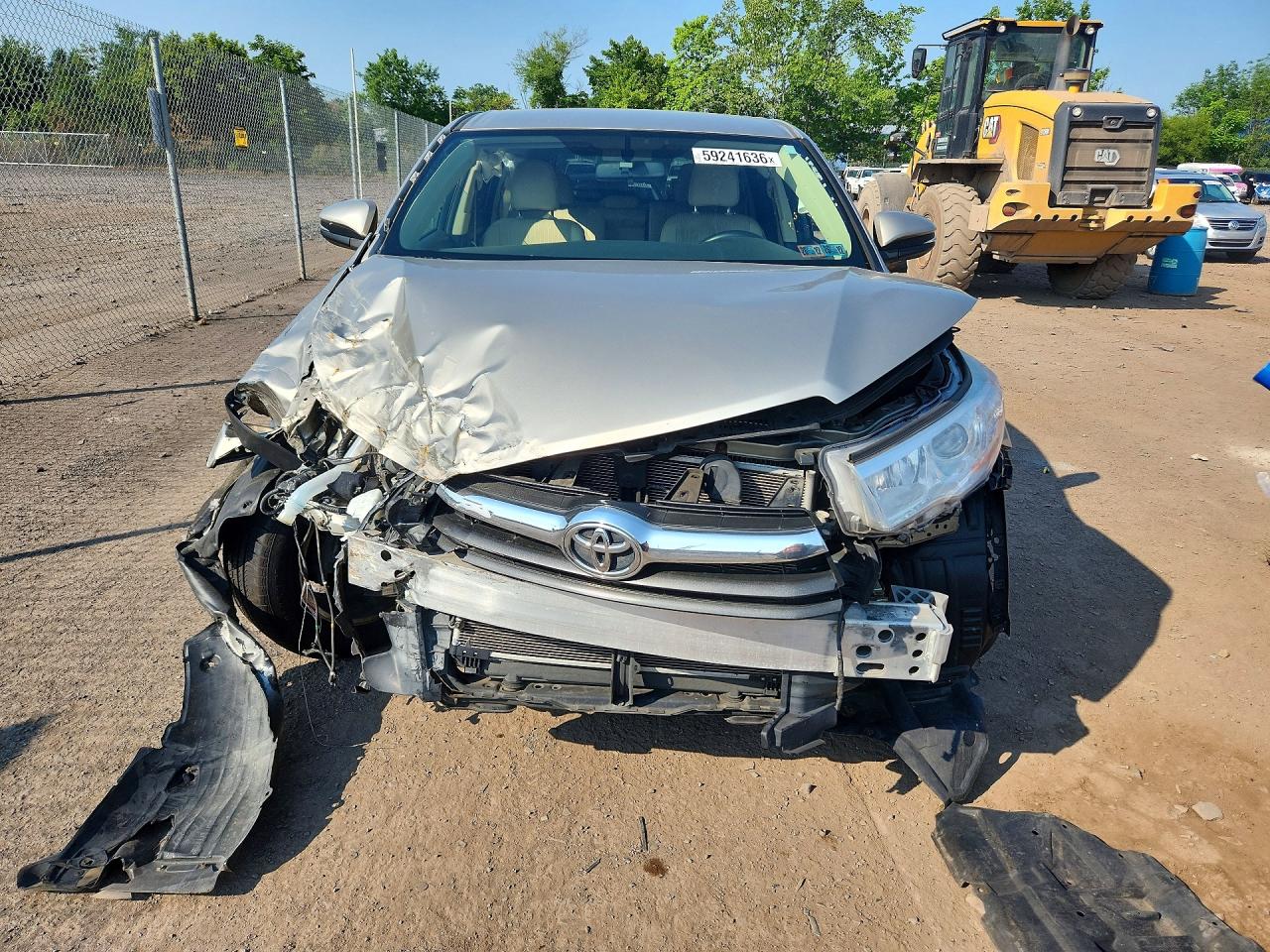 2014 Toyota Highlander Le Plus Silver vin: 5TDBKRFH9ES015220