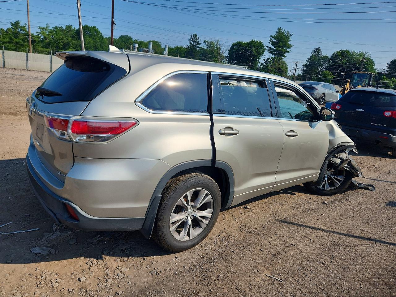 2014 Toyota Highlander Le Plus Silver vin: 5TDBKRFH9ES015220
