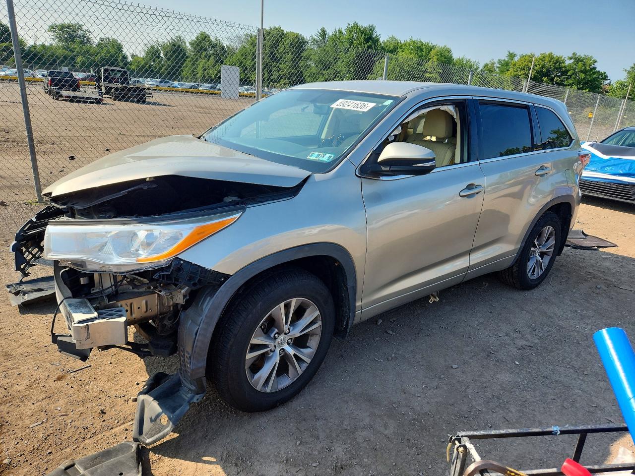 2014 Toyota Highlander Le Plus Silver vin: 5TDBKRFH9ES015220