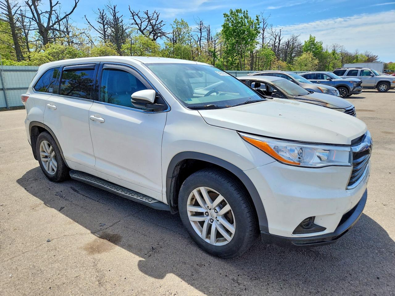 2014 Toyota Highlander Le Белый vin: 5TDBKRFH9ES016318