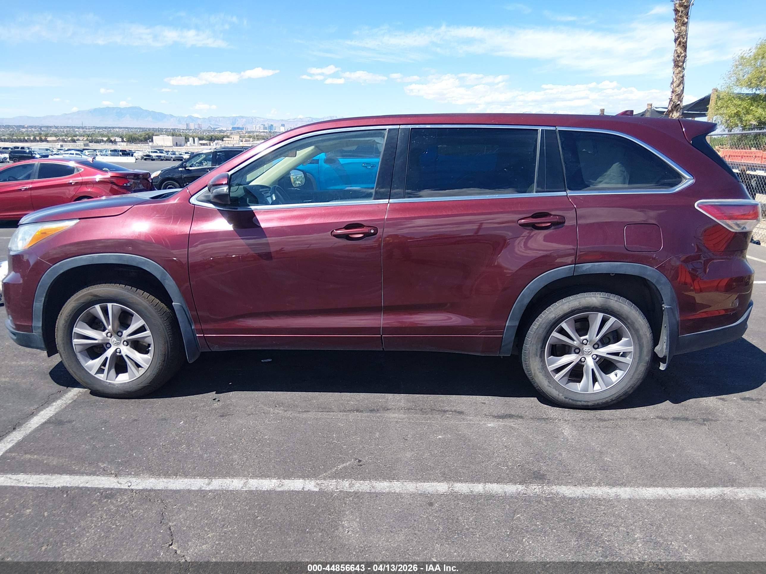 2014 Toyota Highlander Le Plus V6 Красный vin: 5TDBKRFH9ES037914