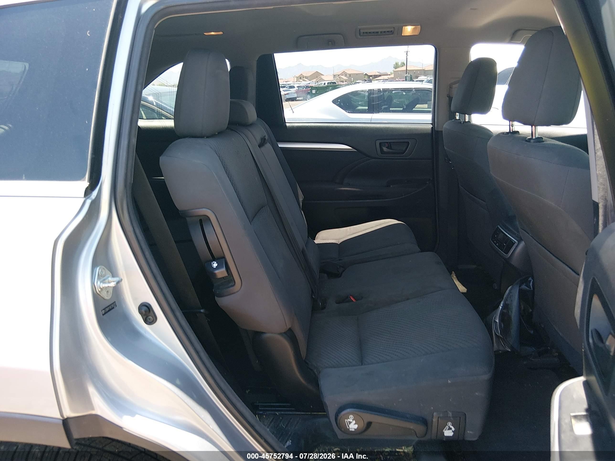 2014 Toyota Highlander Le V6 Gray vin: 5TDBKRFH9ES045172