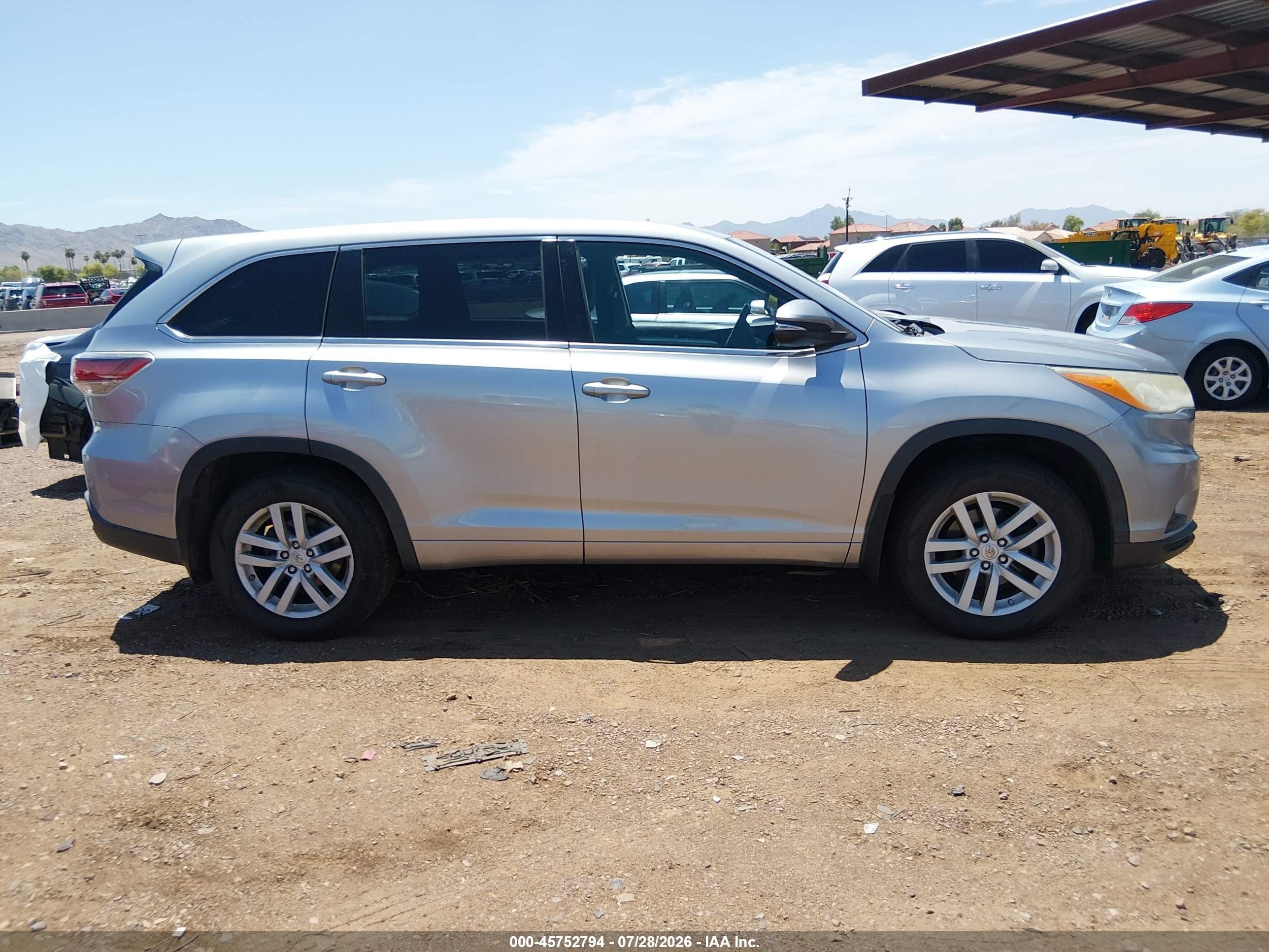 2014 Toyota Highlander Le V6 Gray vin: 5TDBKRFH9ES045172
