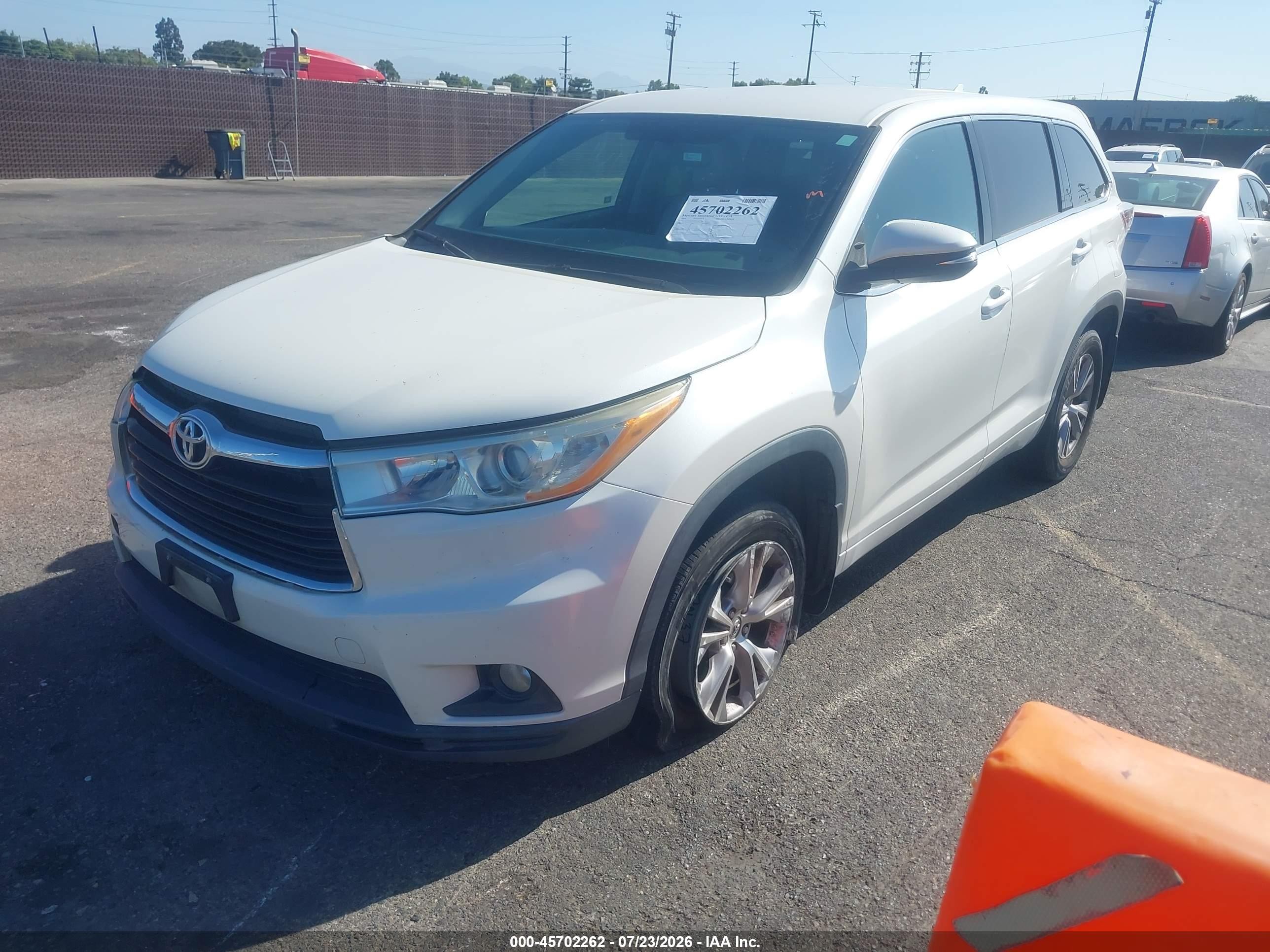 2014 Toyota Highlander Le Plus V6 White vin: 5TDBKRFH9ES067964