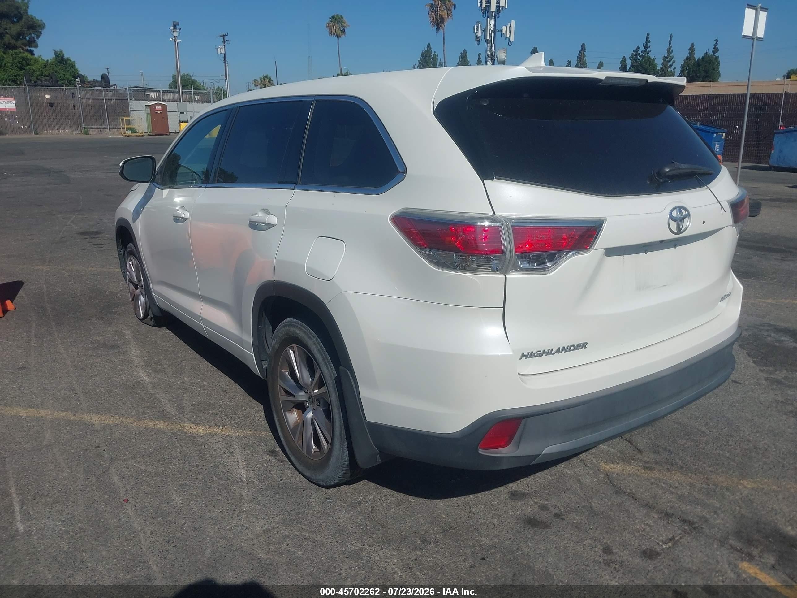 2014 Toyota Highlander Le Plus V6 White vin: 5TDBKRFH9ES067964